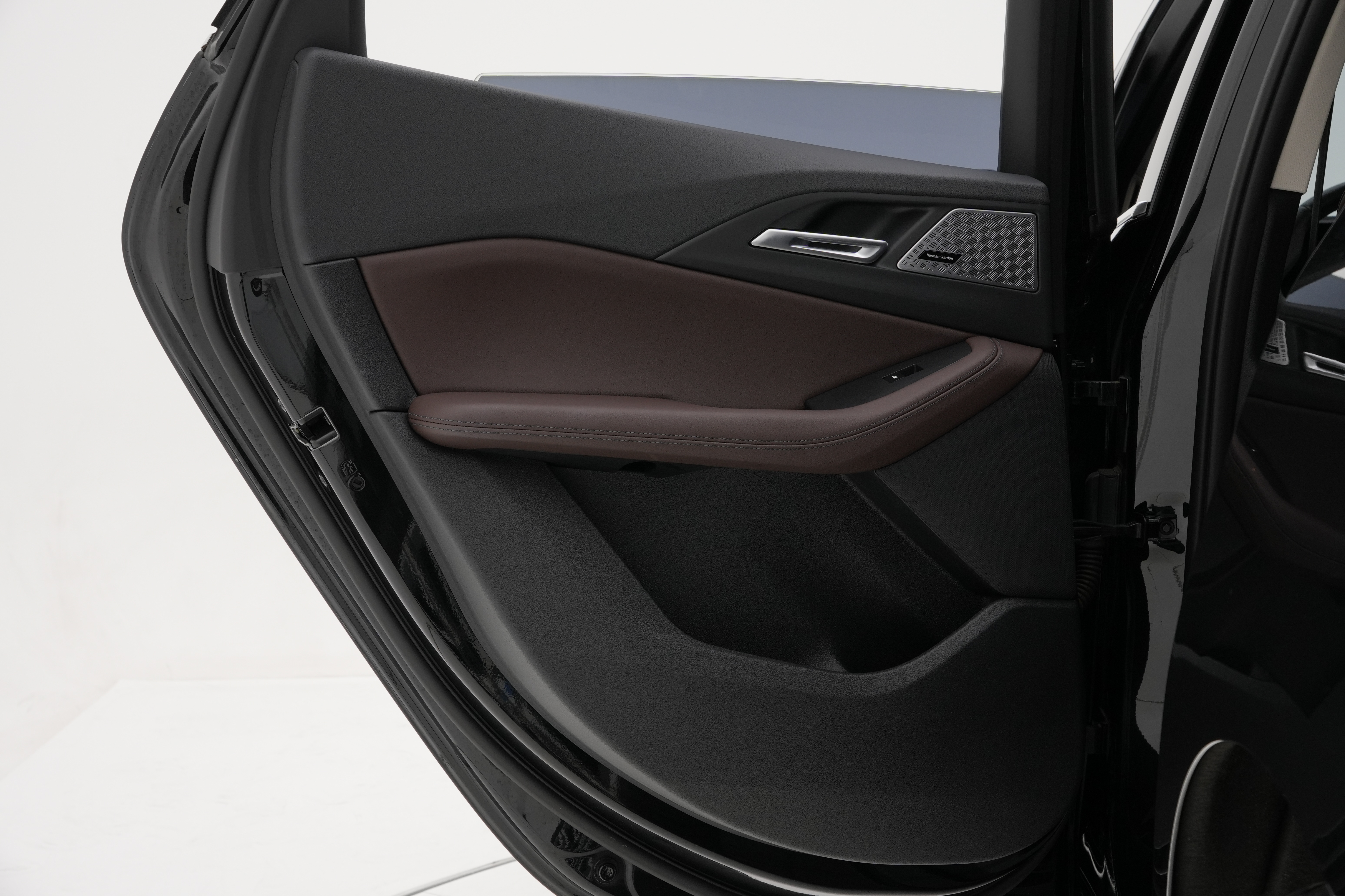 Interior 4