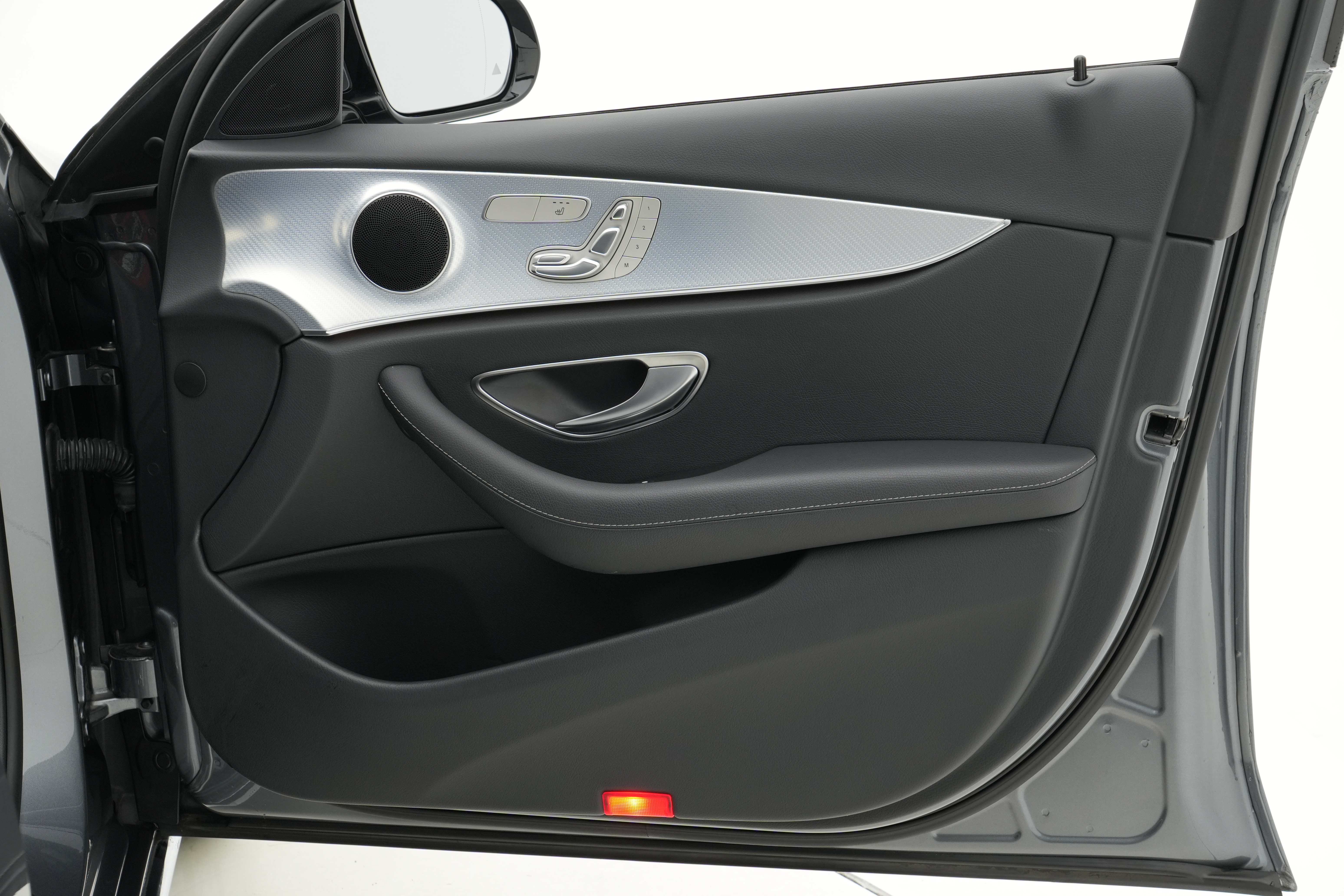 Interior 6