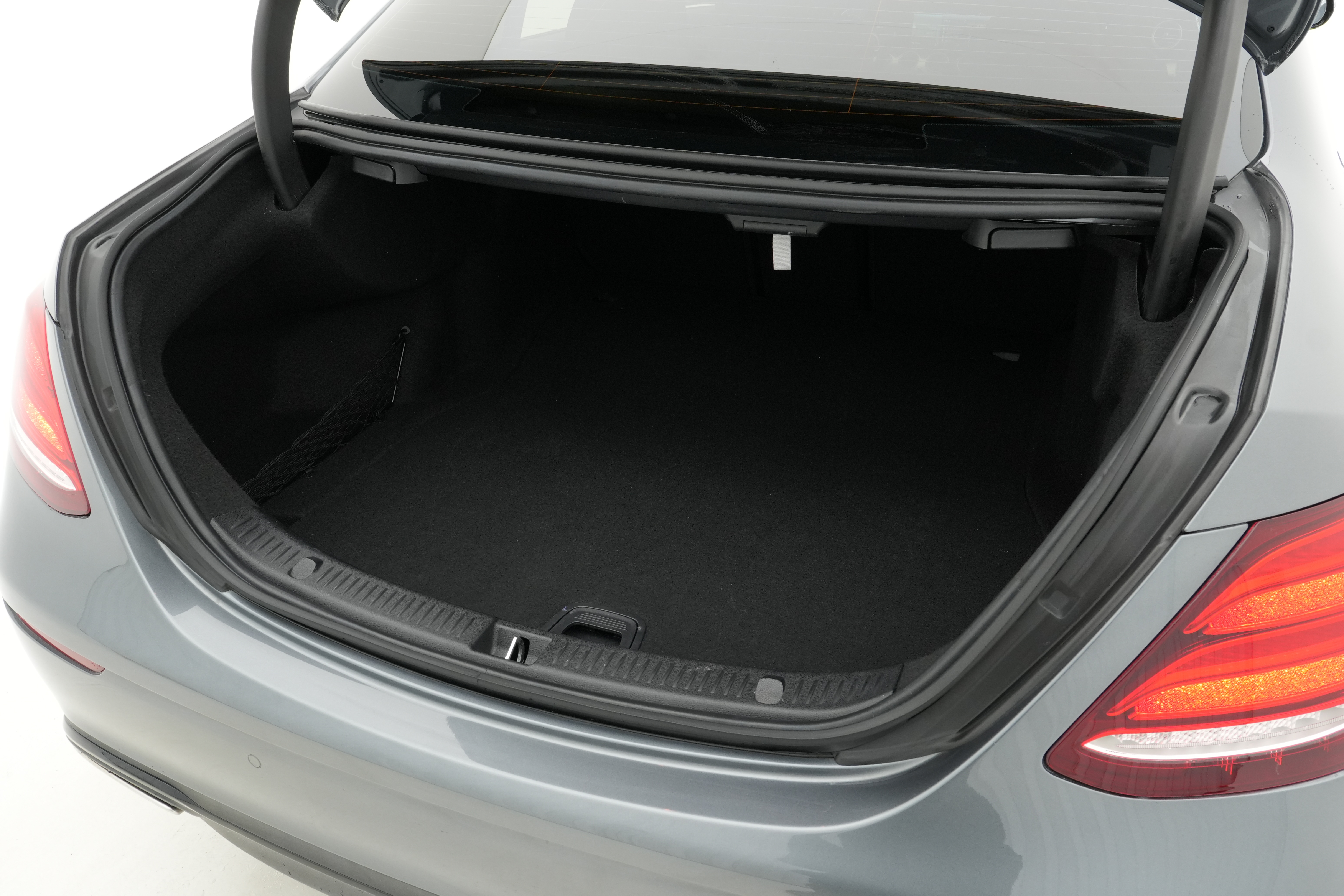 Interior 19