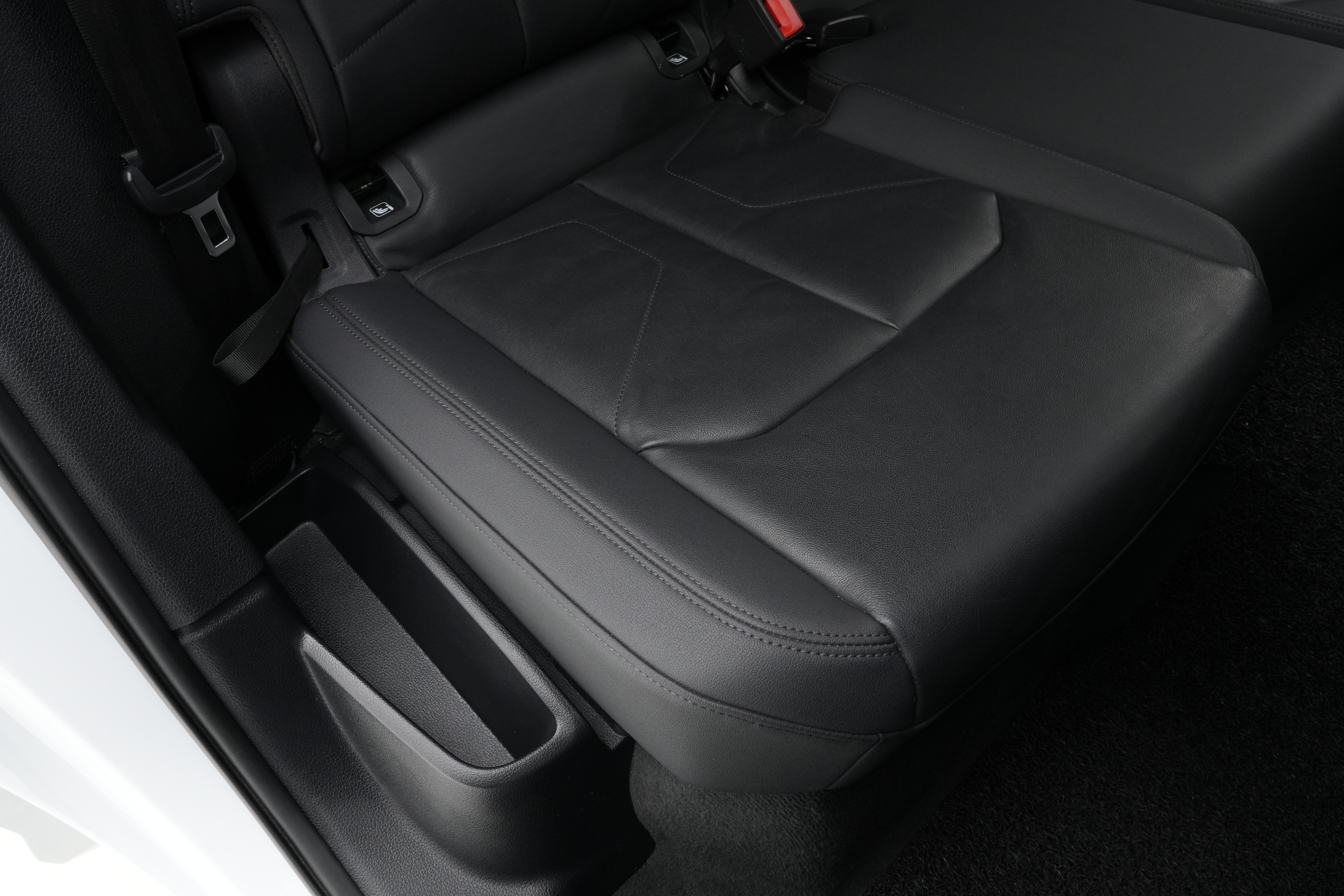 Interior 13