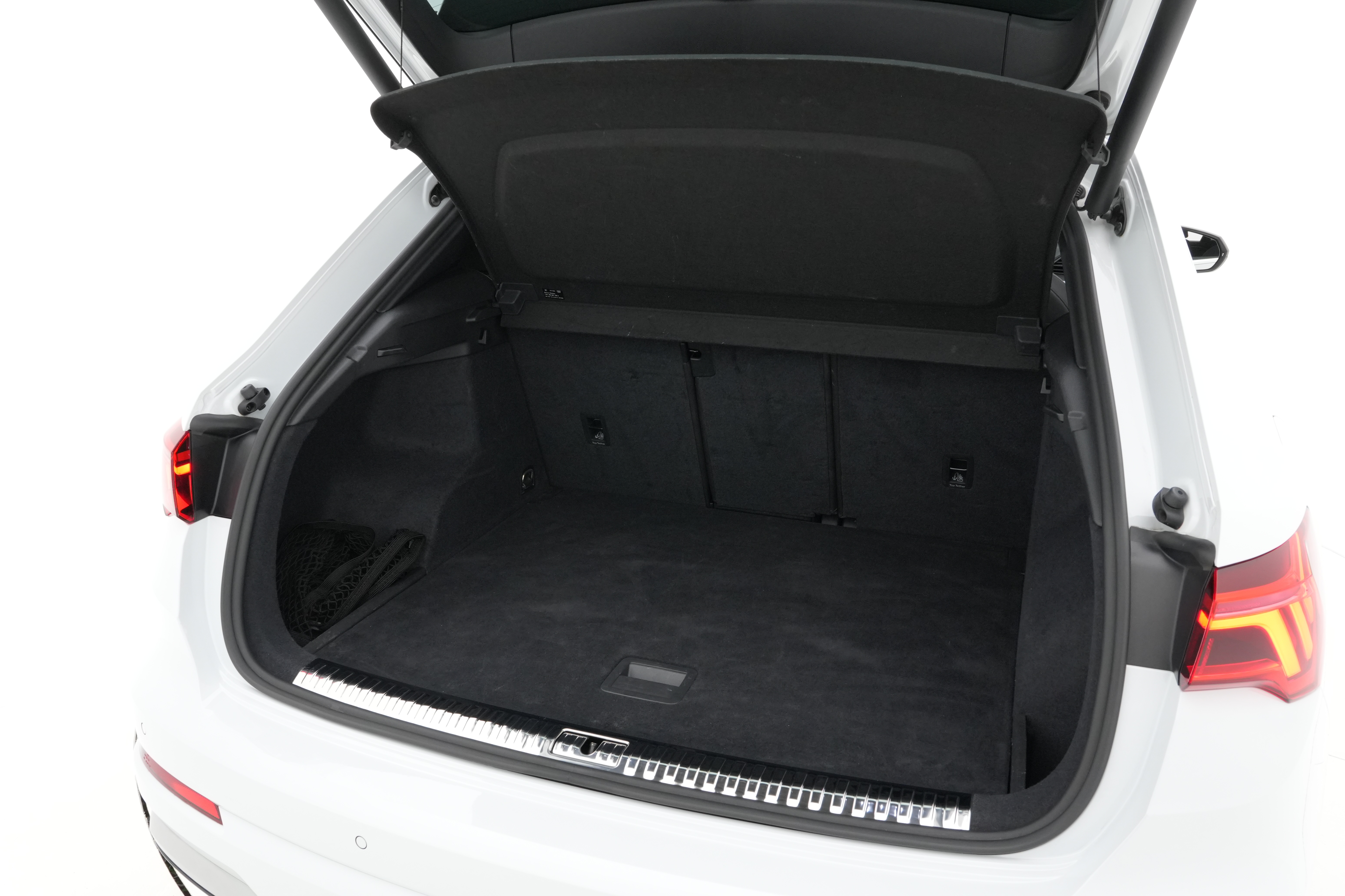 Interior 18