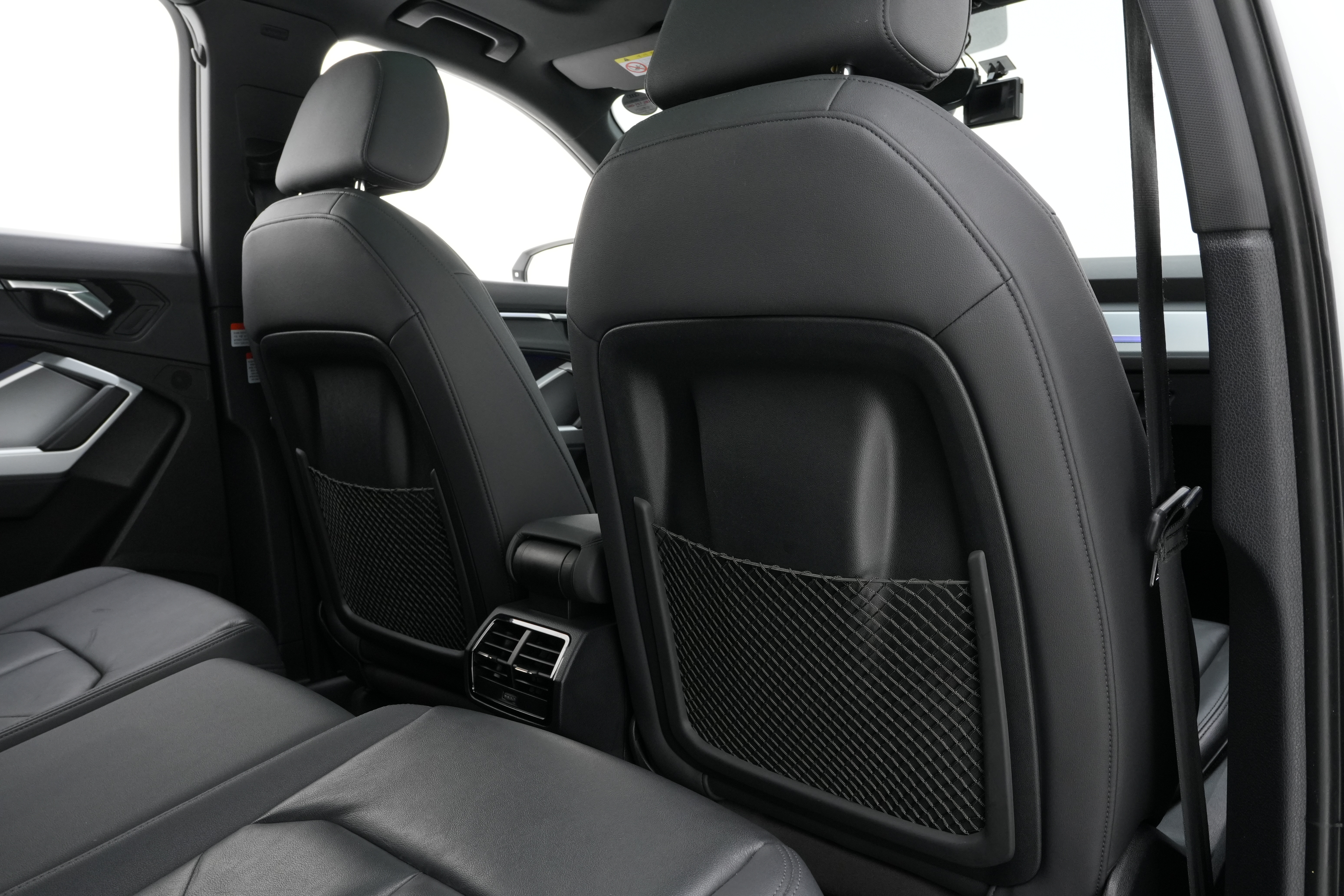Interior 16