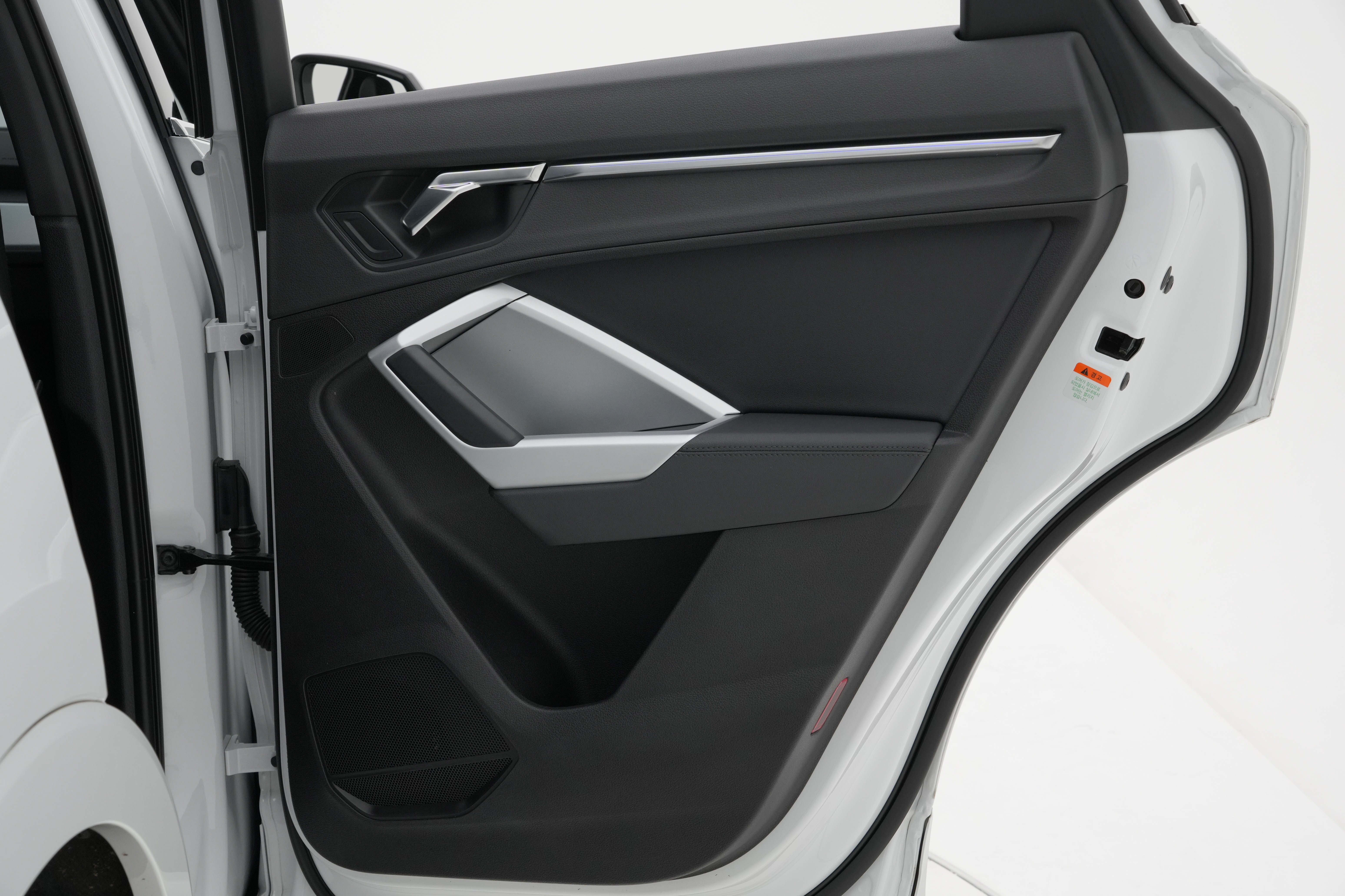 Interior 5