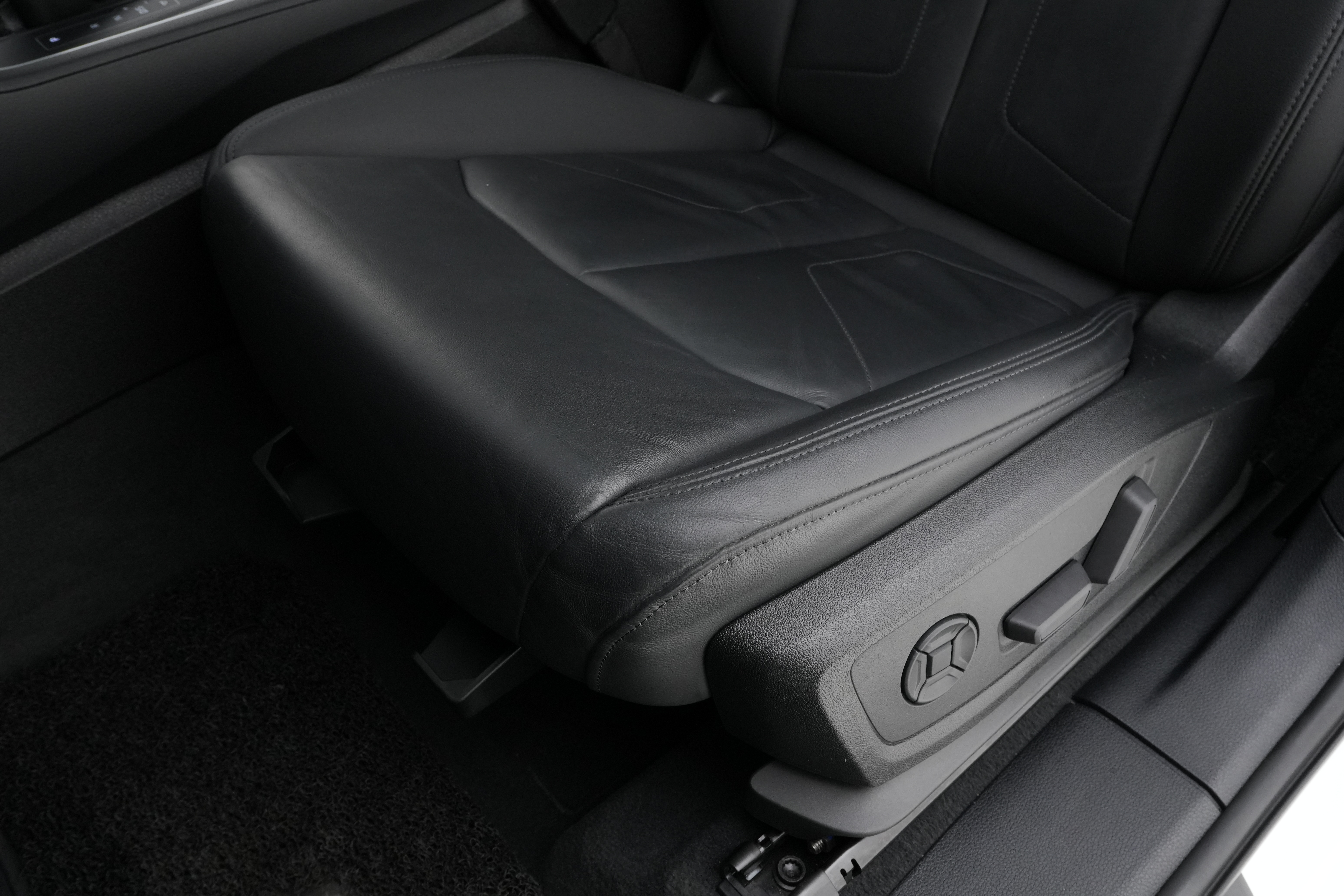 Interior 7