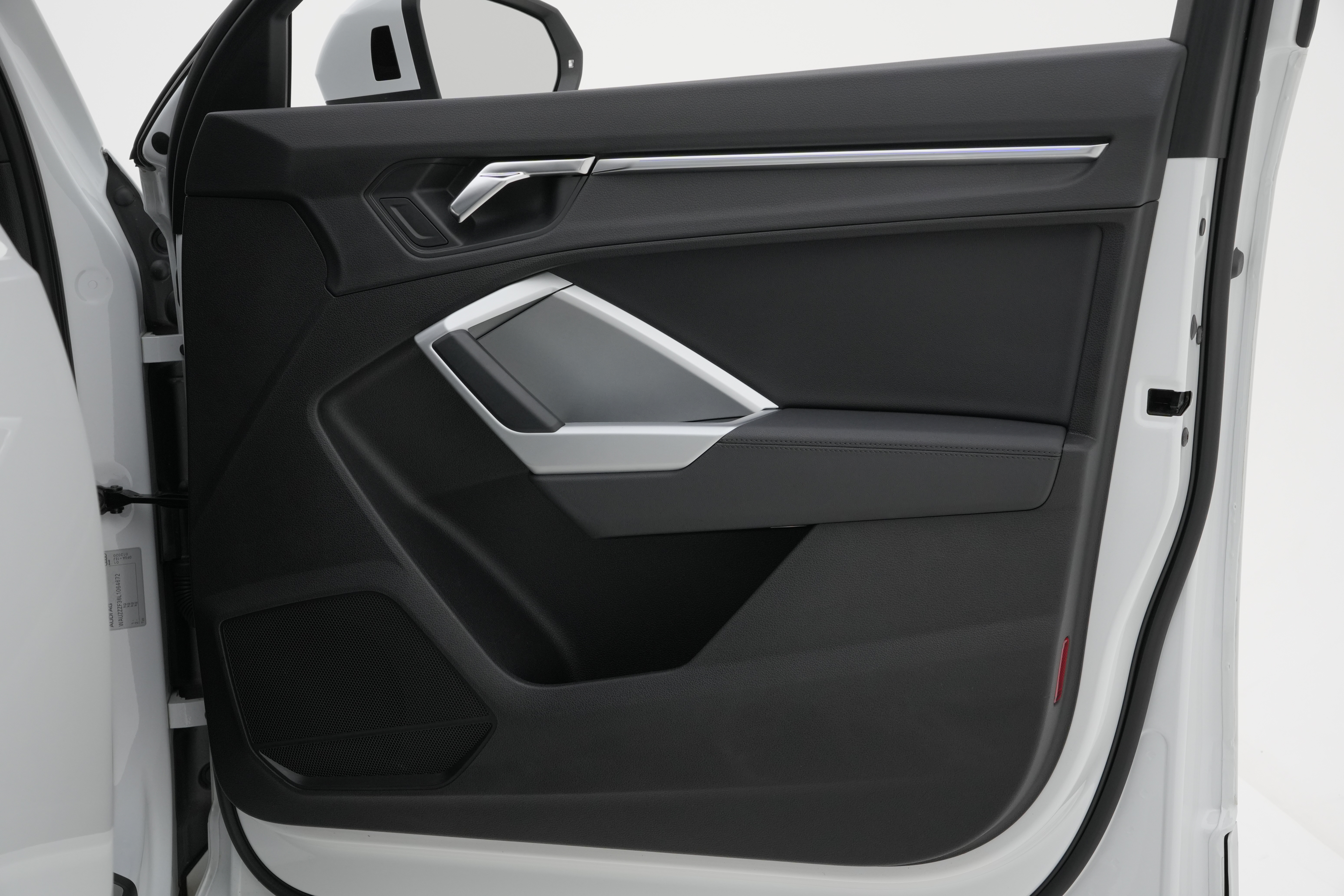 Interior 6