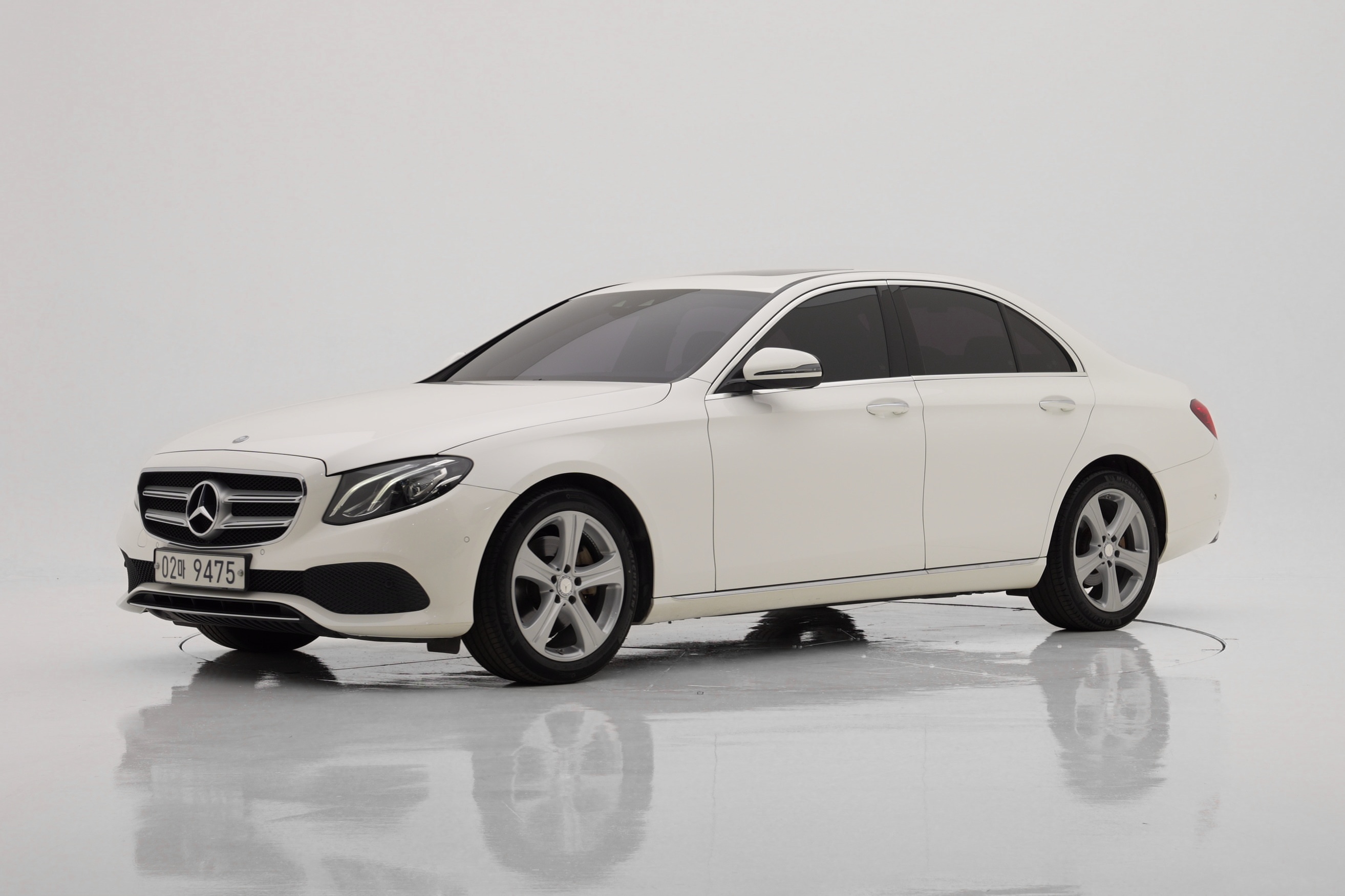 Mercedes-Benz E-Class E200 Avantgarde