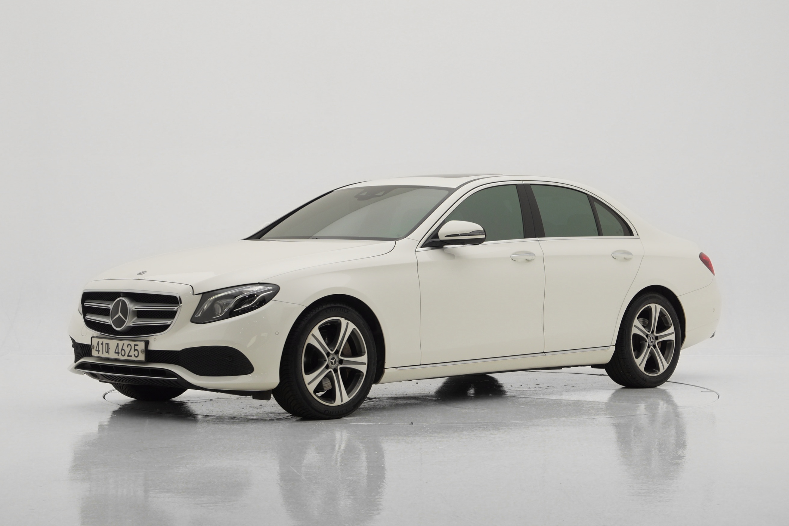 Mercedes-Benz E-Class E300 4MATIC Avantgarde