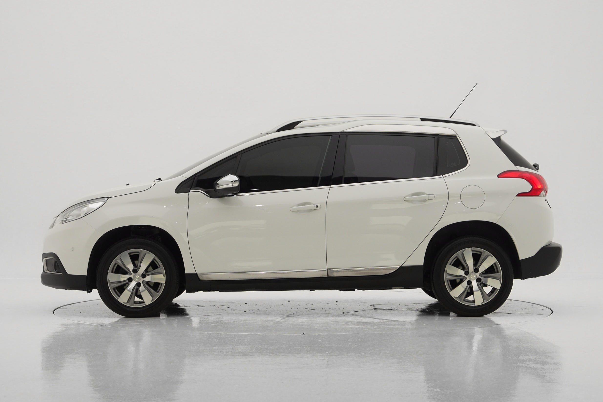 Peugeot 2008 1.6 BlueHDi Feline