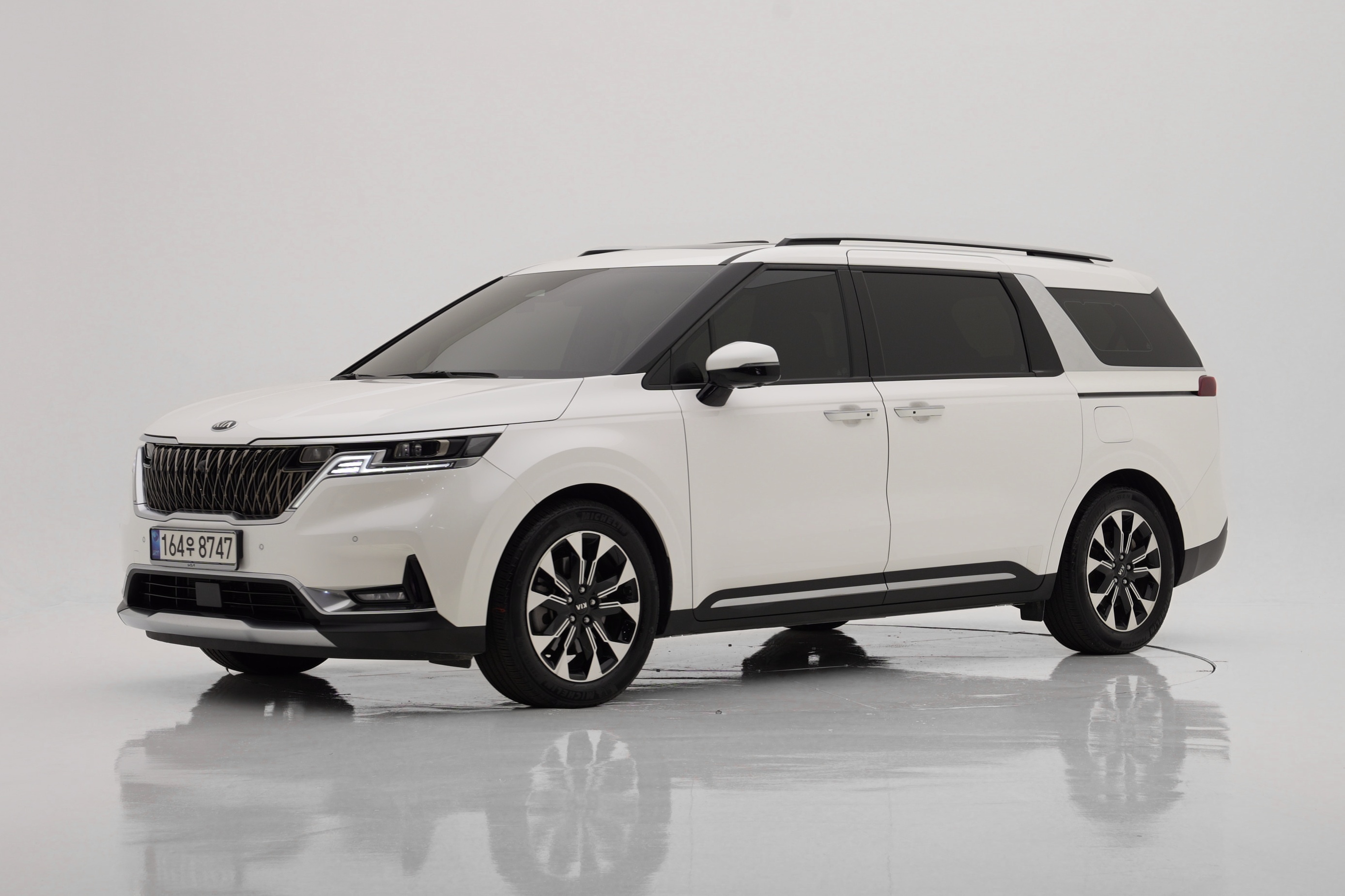 Kia Carnival Бензин 9 мест Noblesse