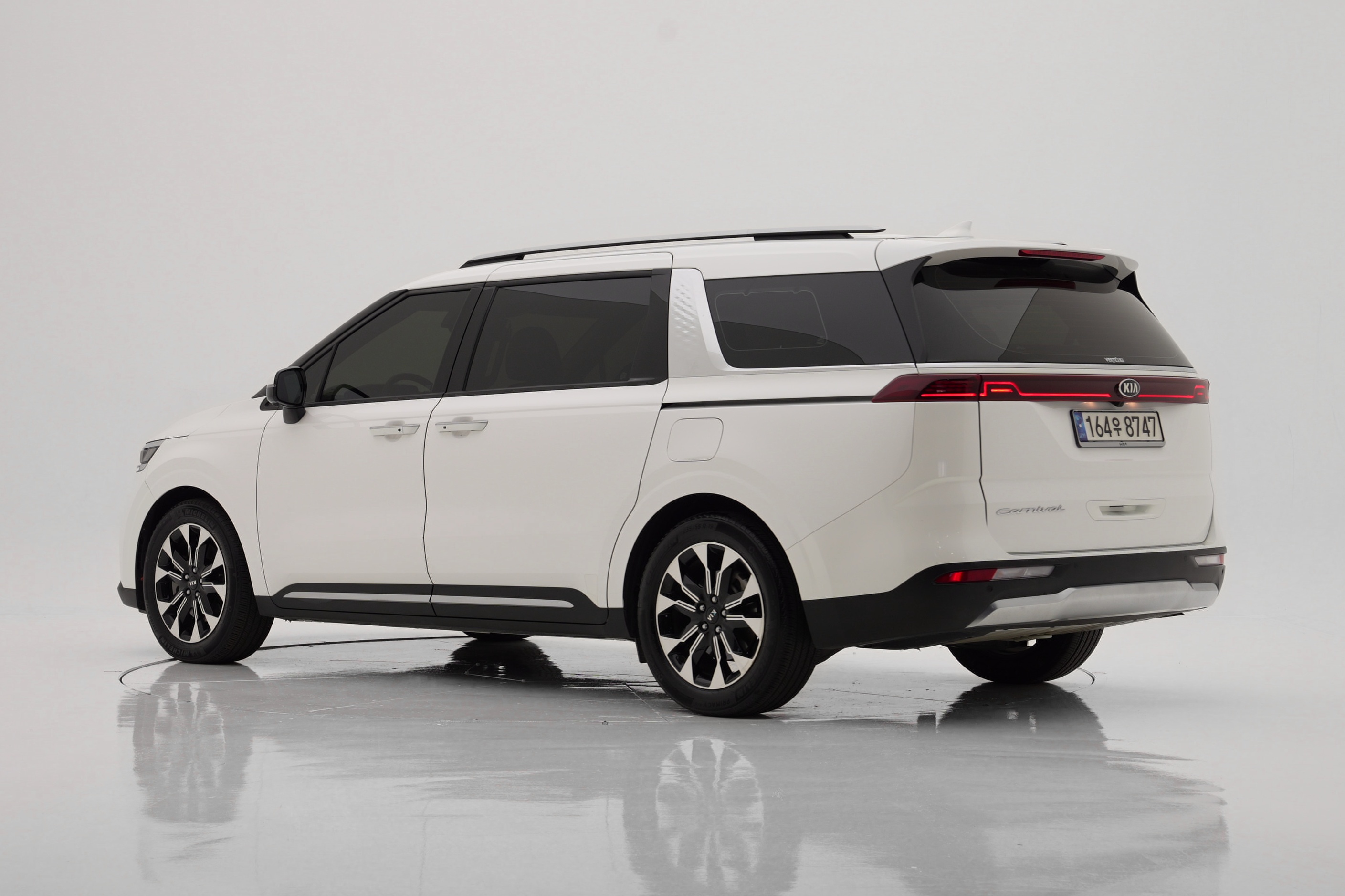 Kia Carnival Бензин 9 мест Noblesse