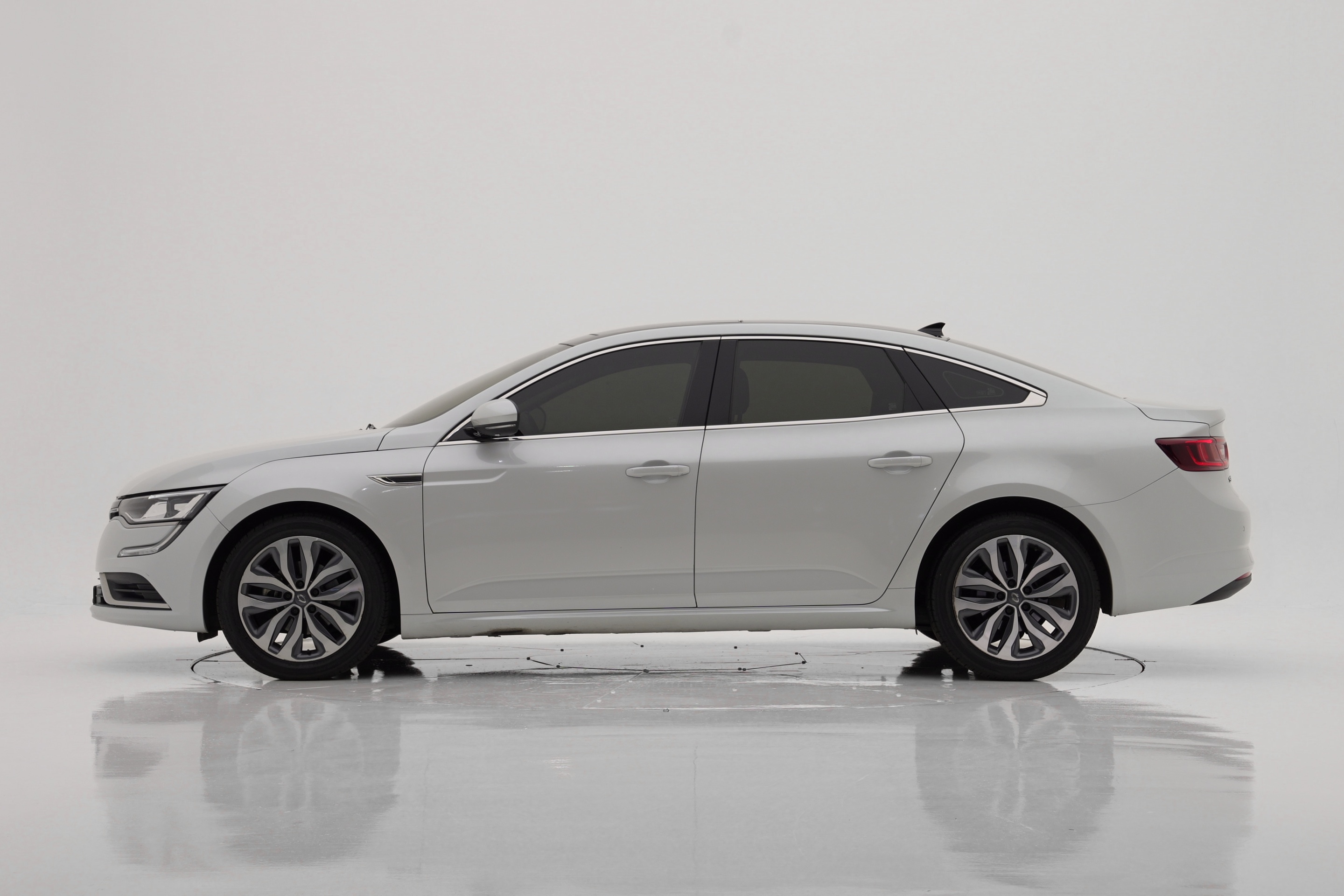 Renault Korea SM6 2.0 GDe LE