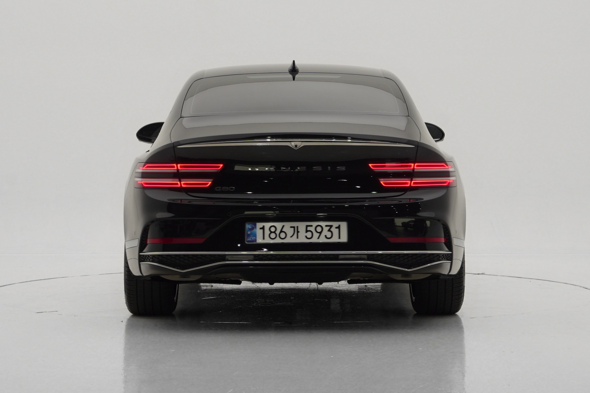 Genesis G80 2.5T Бензин 2WD