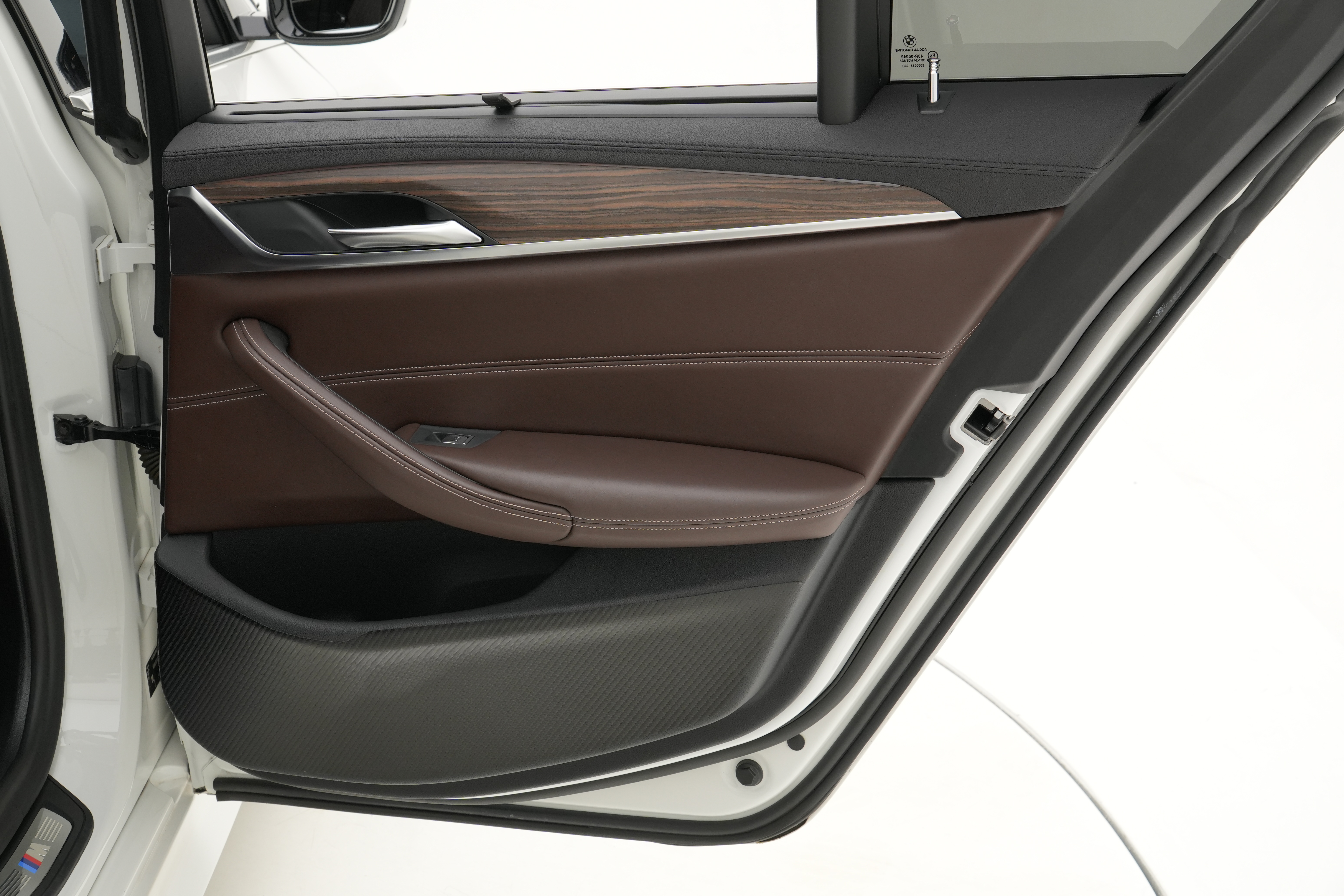 Interior 5