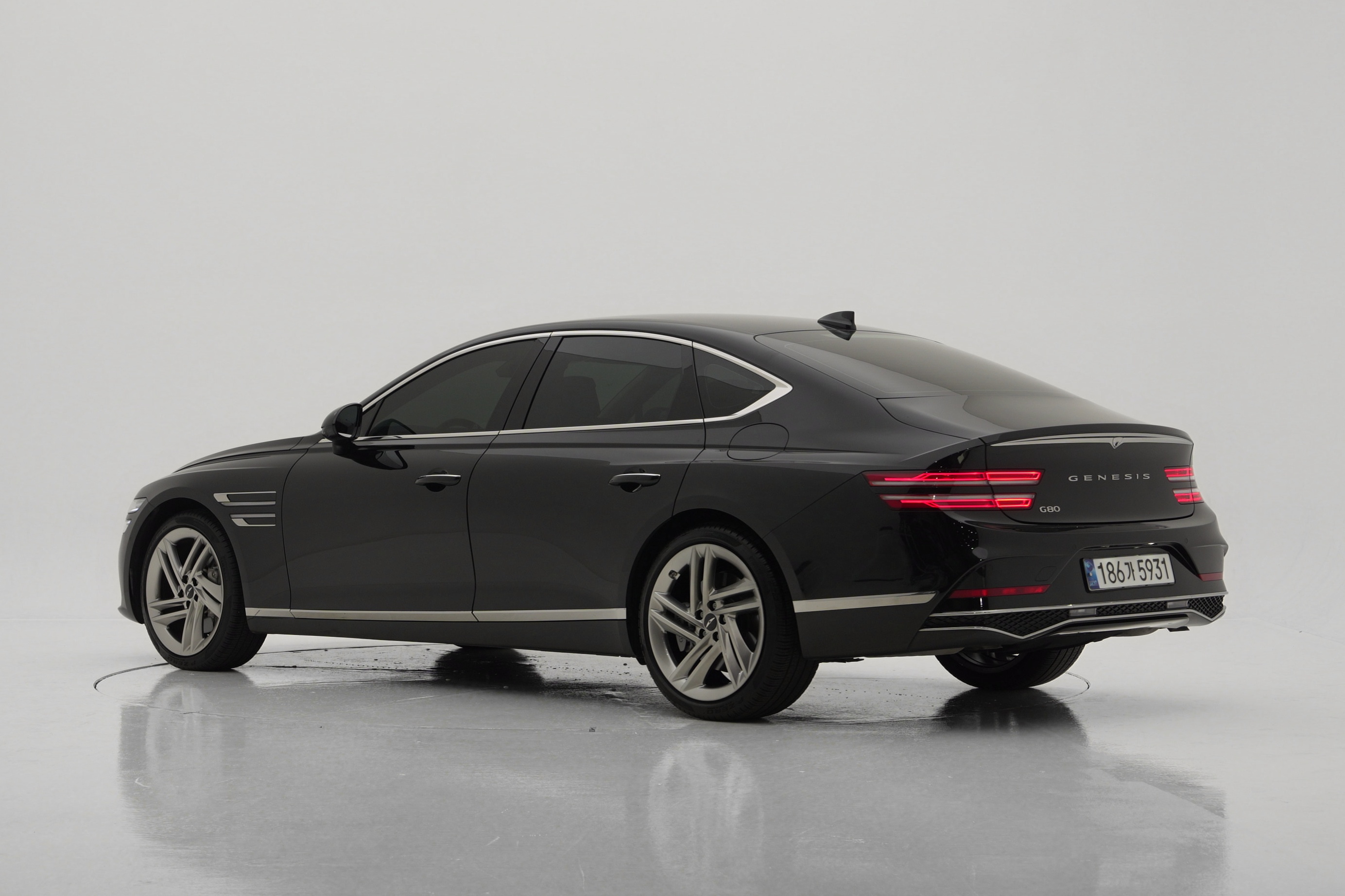Genesis G80 2.5T Бензин 2WD