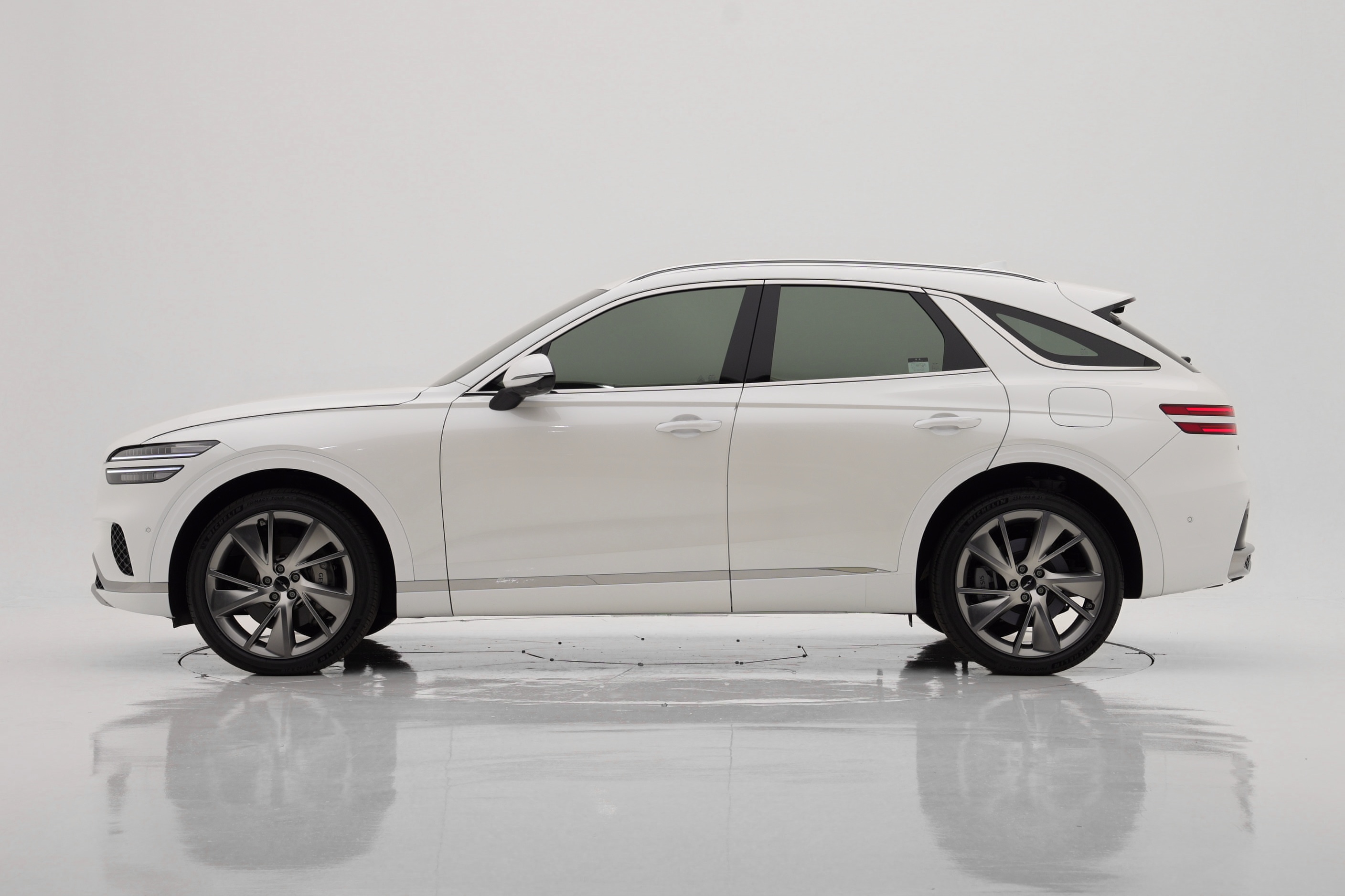 Genesis GV70 2.5T Бензин AWD