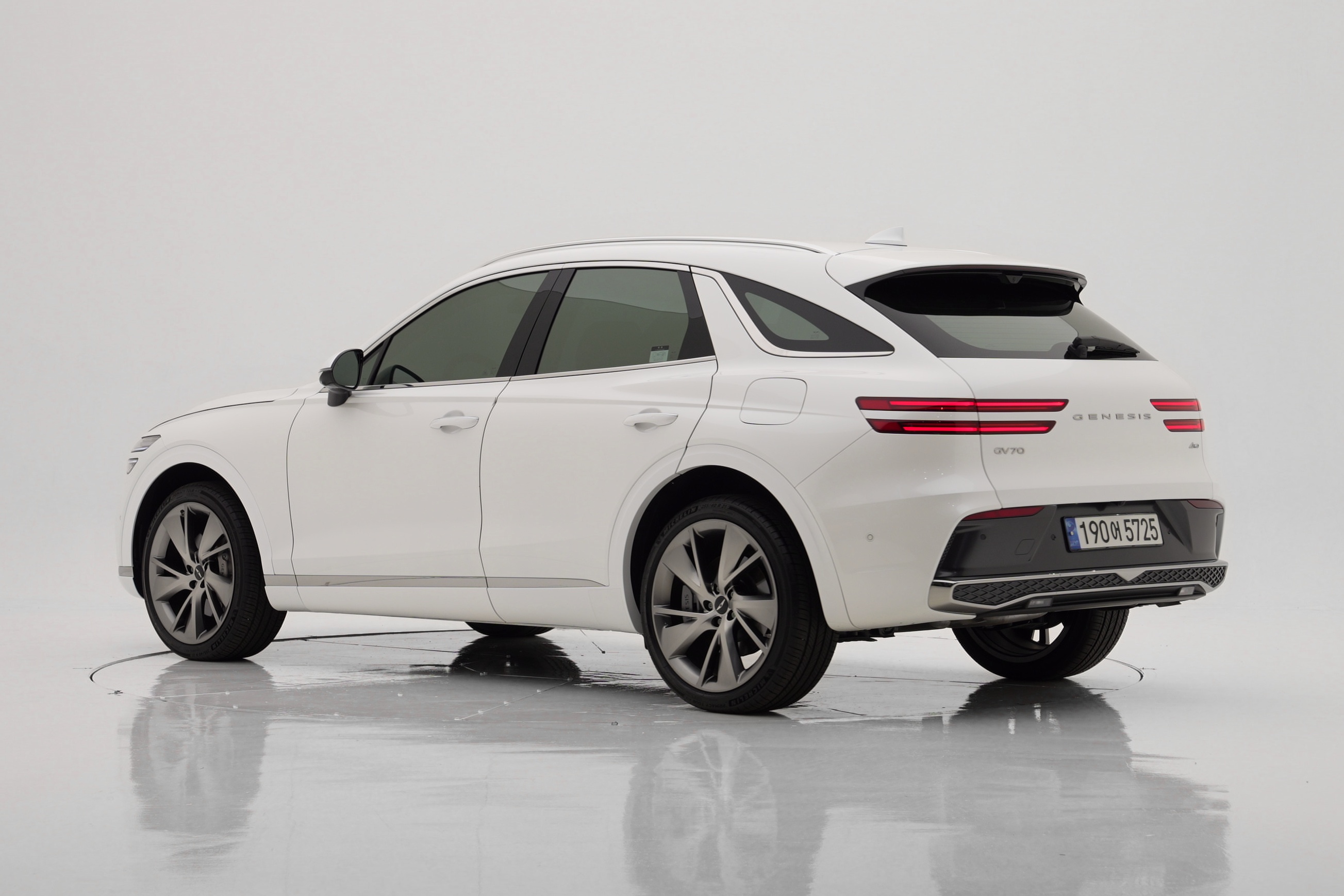 Genesis GV70 2.5T Бензин AWD