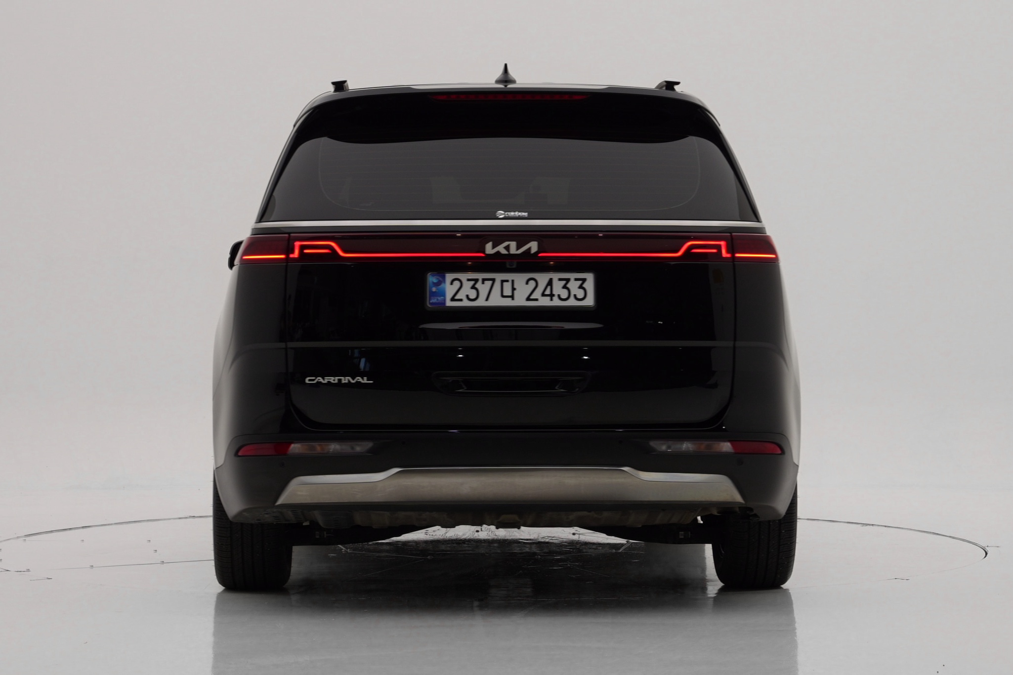 Kia Carnival Бензин 7 мест Signature