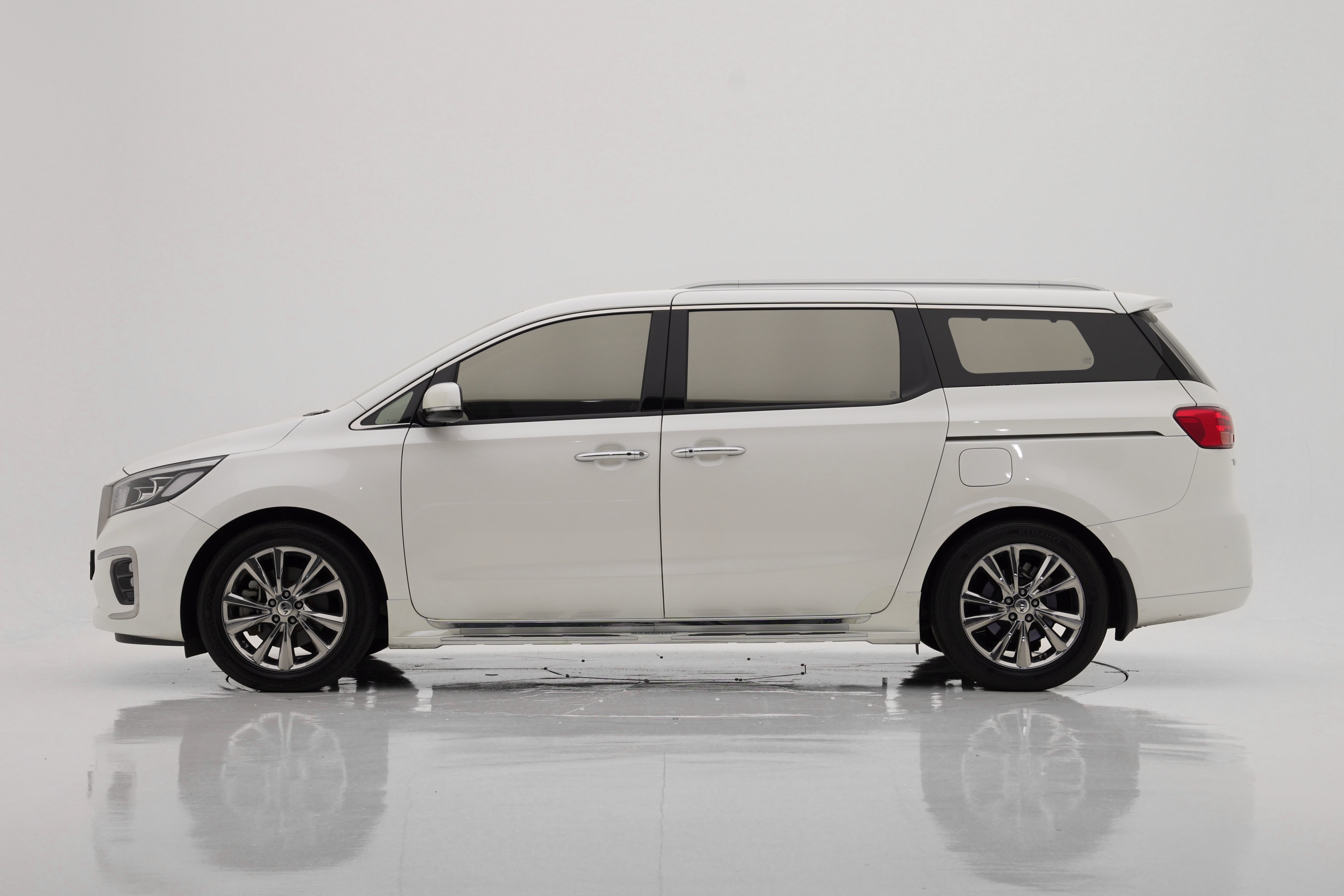 Kia Carnival Дизель 9 мест Prestige