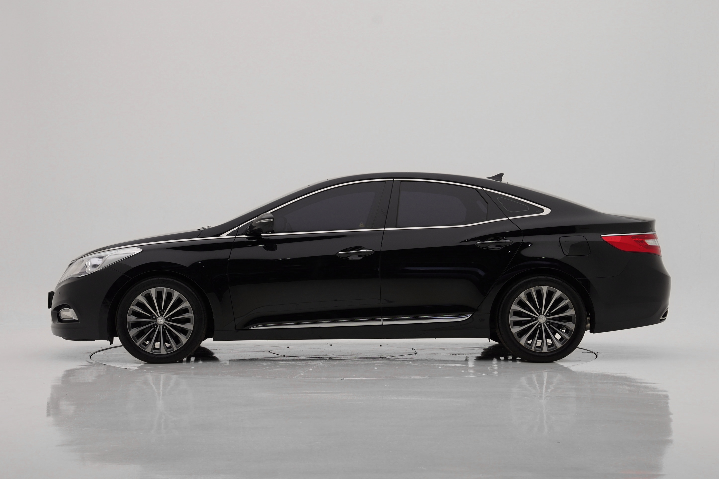 Hyundai Grandeur HG300 Exclusive
