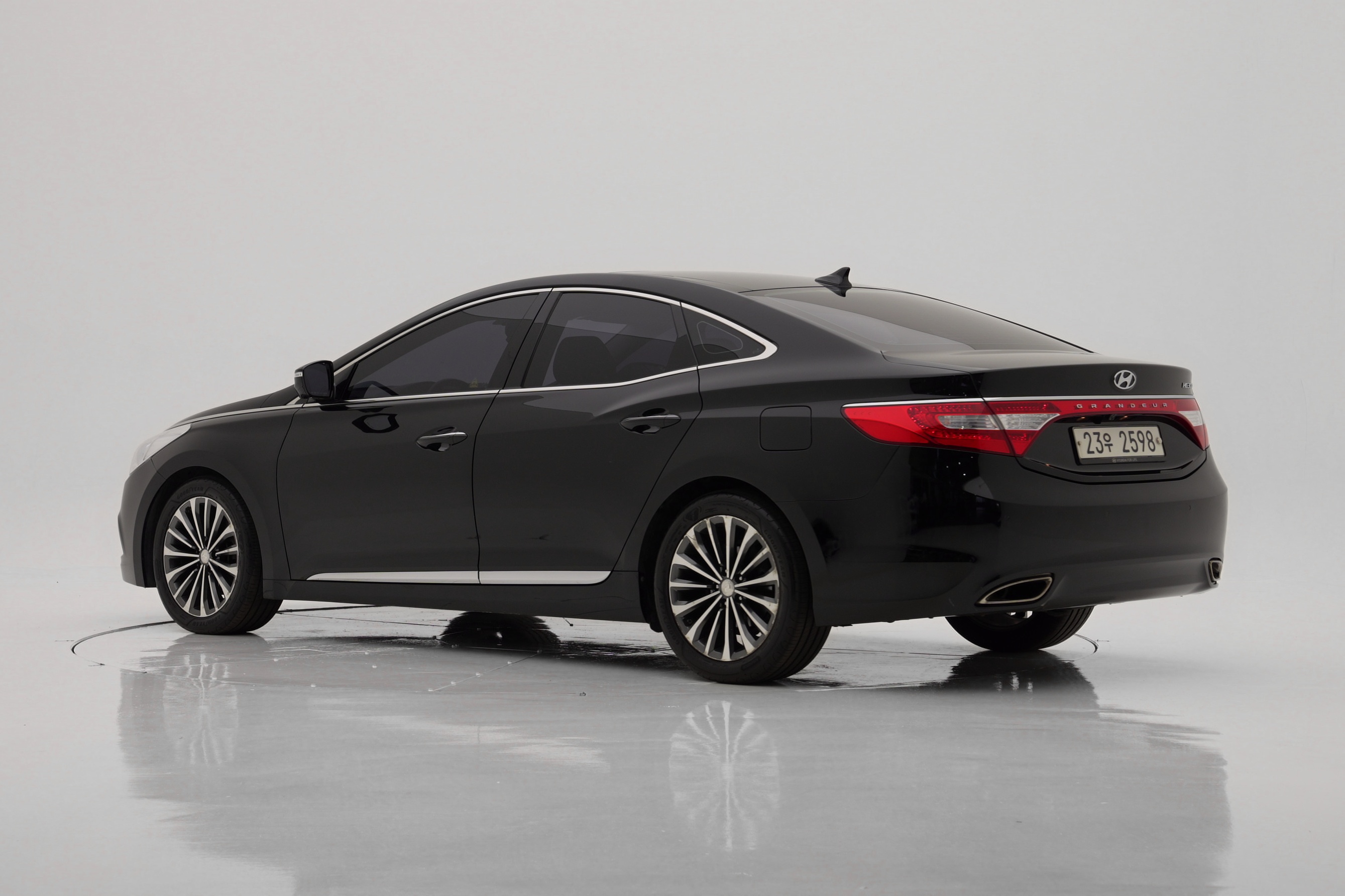 Hyundai Grandeur HG300 Exclusive