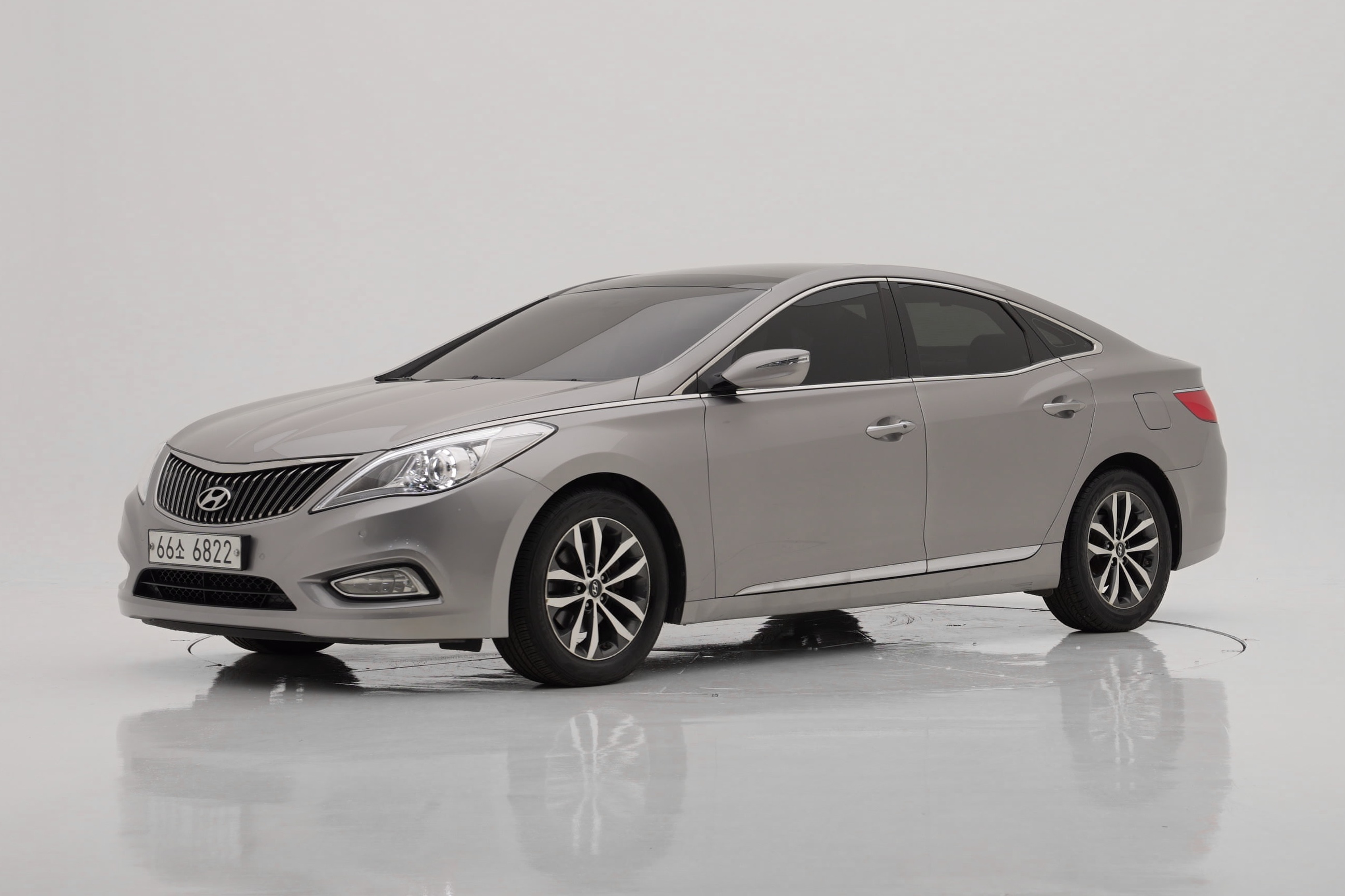 Hyundai Grandeur HG240 Luxury