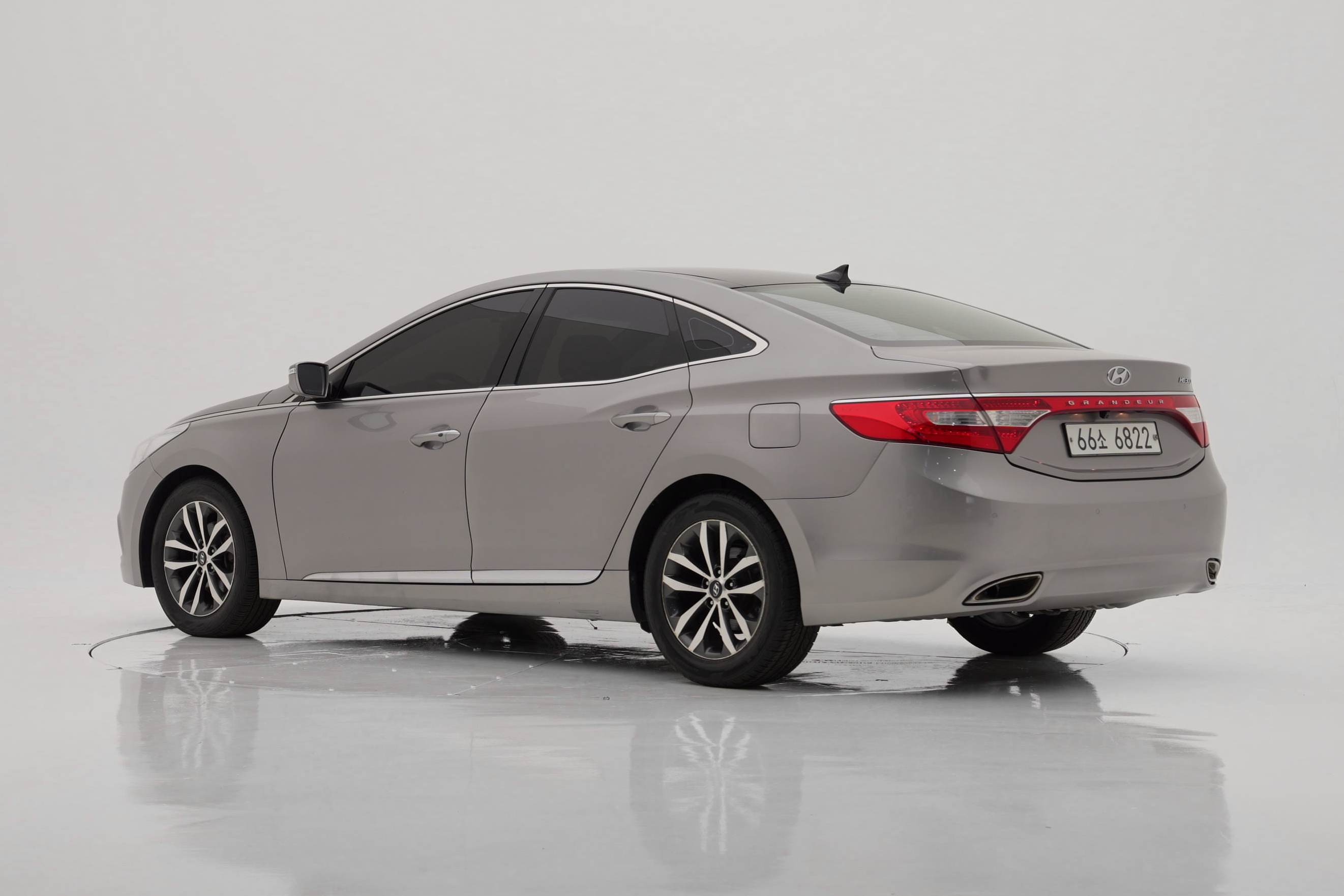Hyundai Grandeur HG240 Luxury