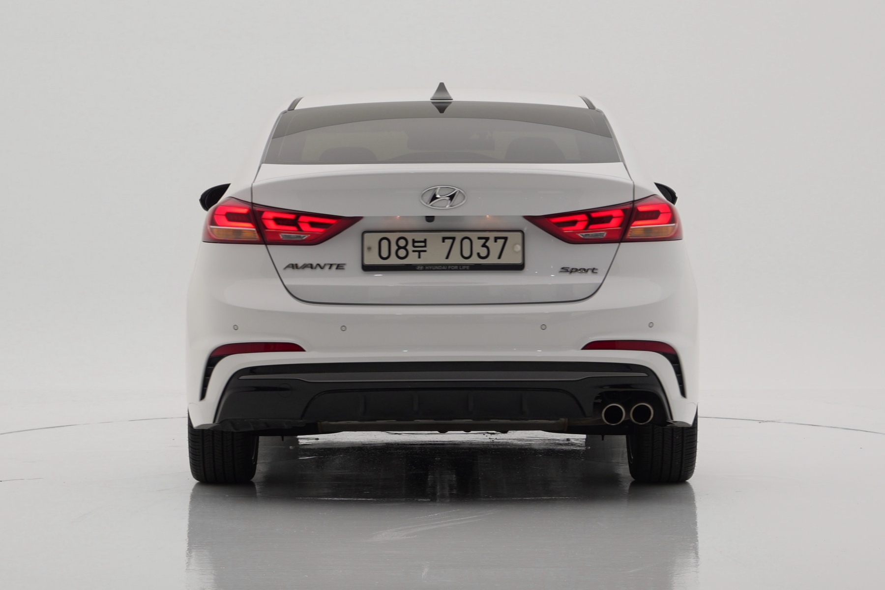 Hyundai Elantra 1.6 Турбо Sport