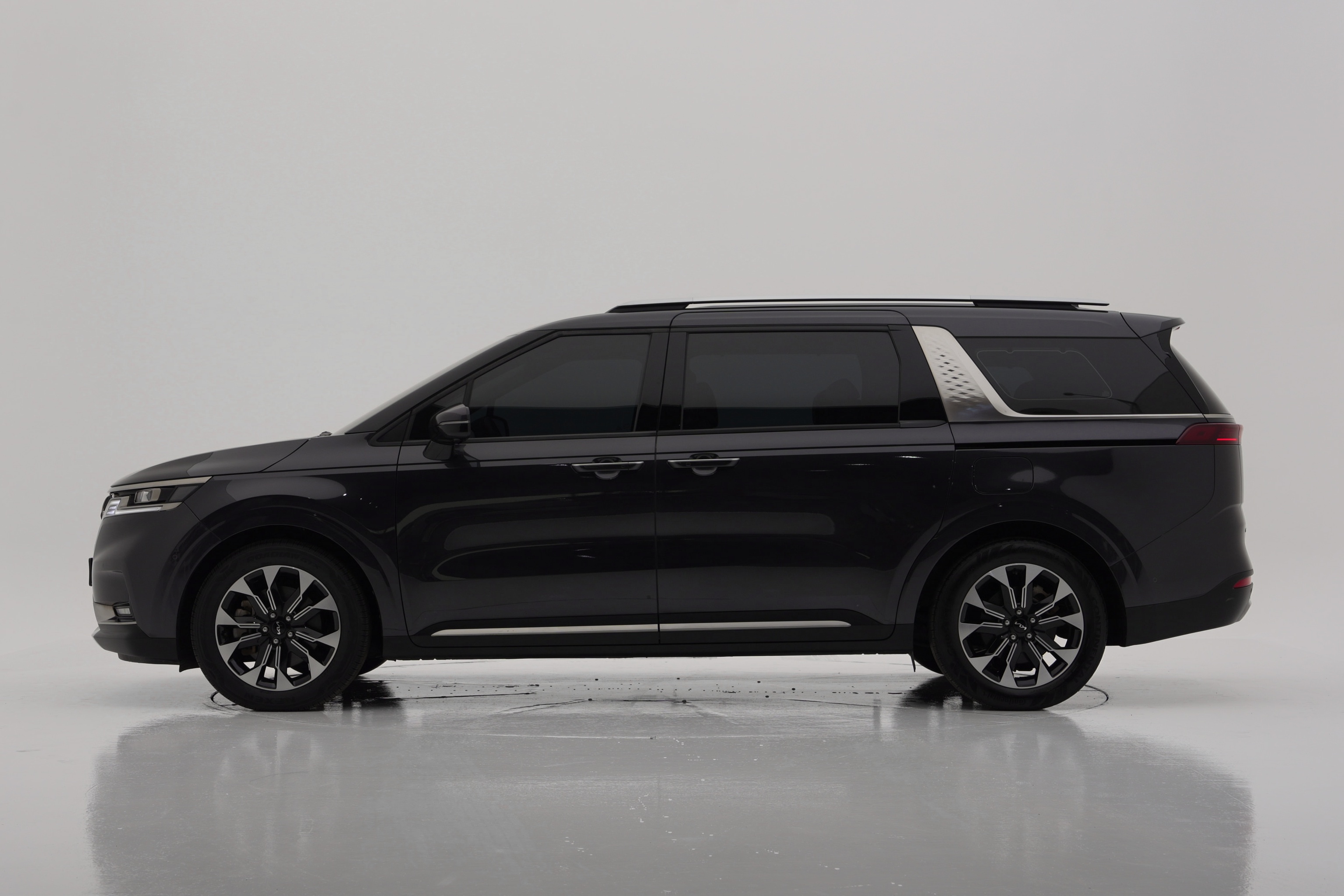 Kia Carnival Бензин 9 мест Signature