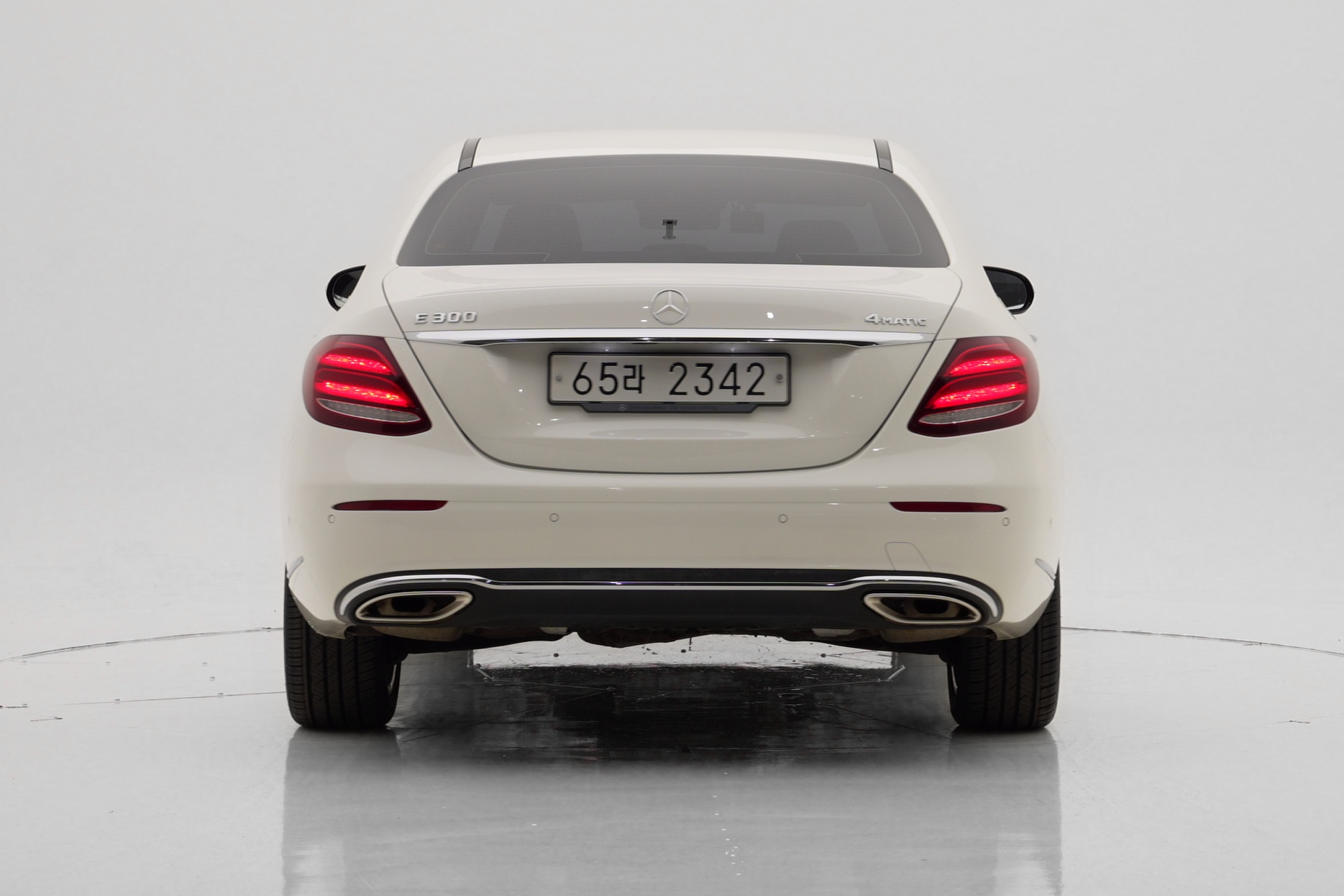 Mercedes-Benz E-Class E300 4MATIC Exclusive