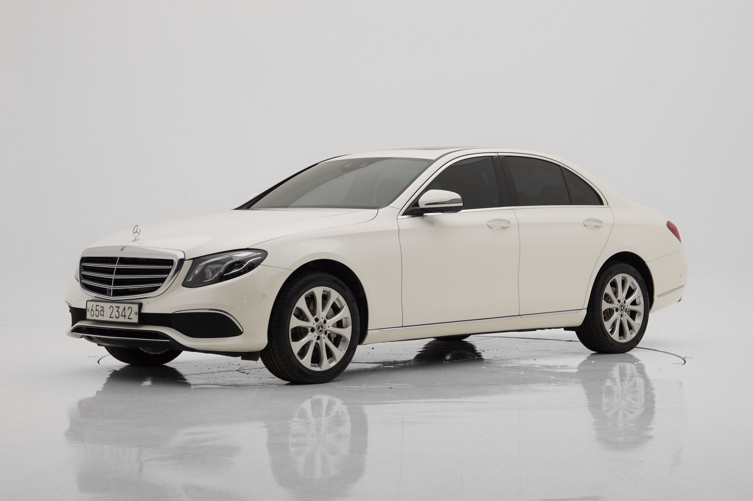 Mercedes-Benz E-Class E300 4MATIC Exclusive