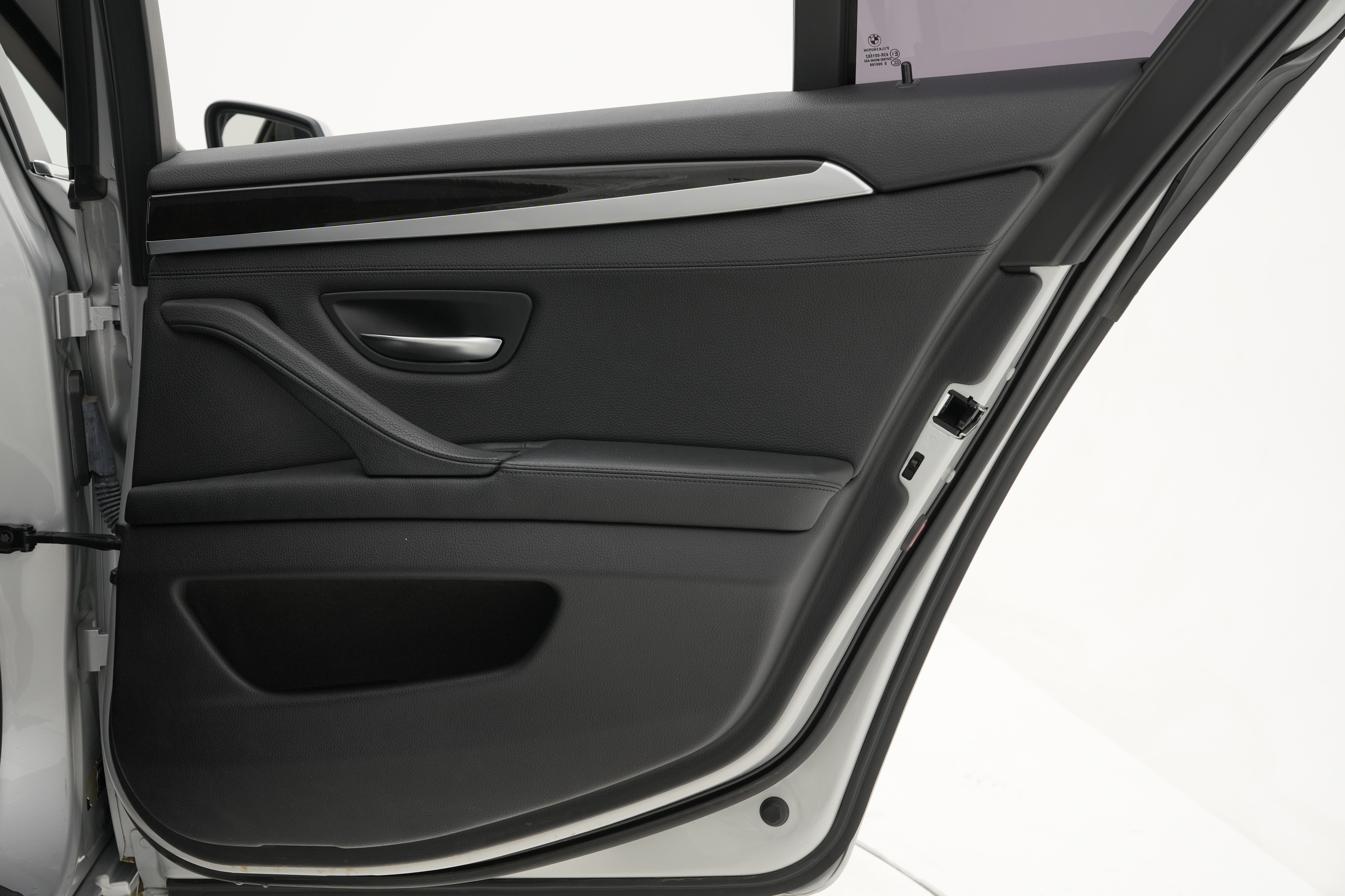 Interior 5