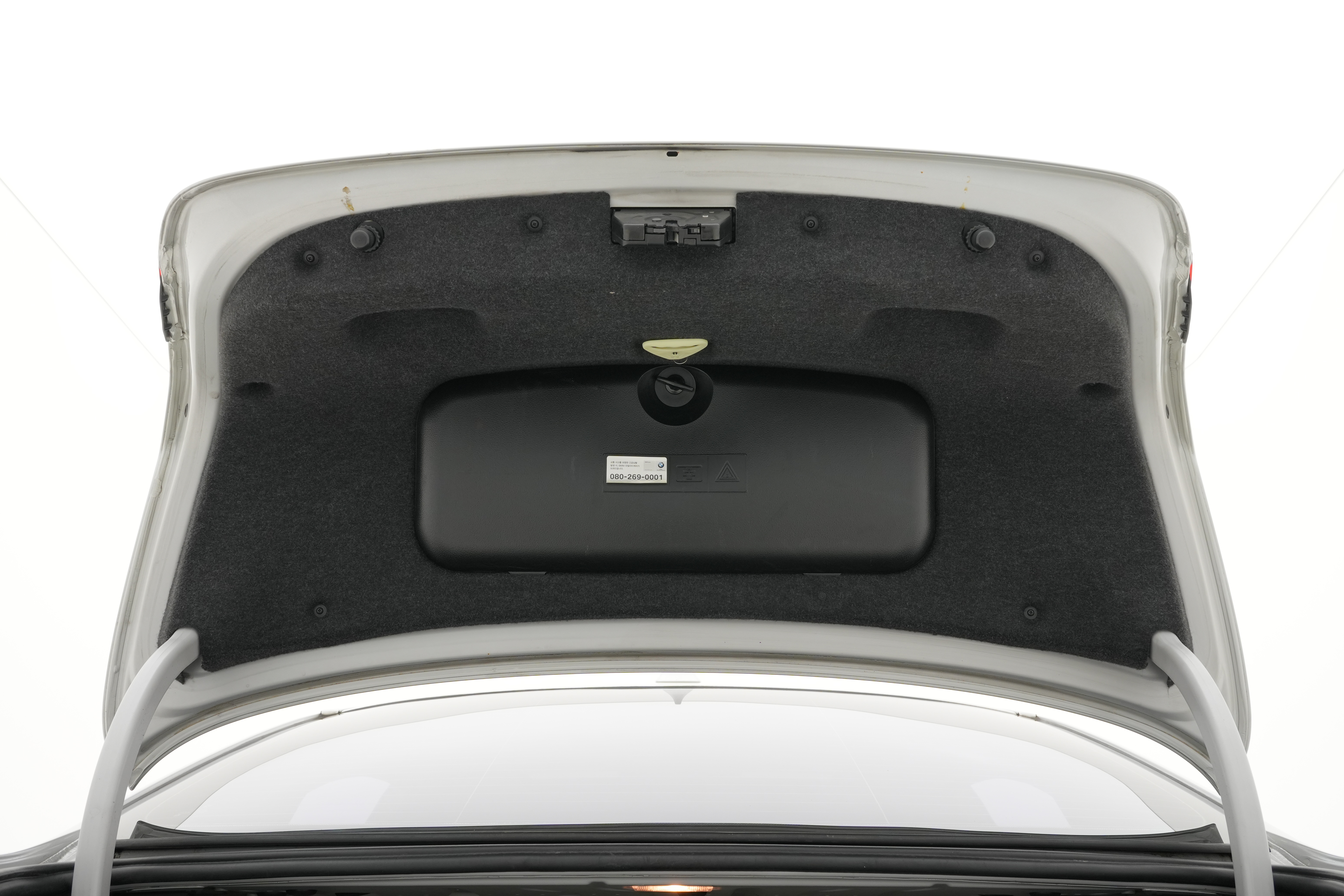 Interior 18