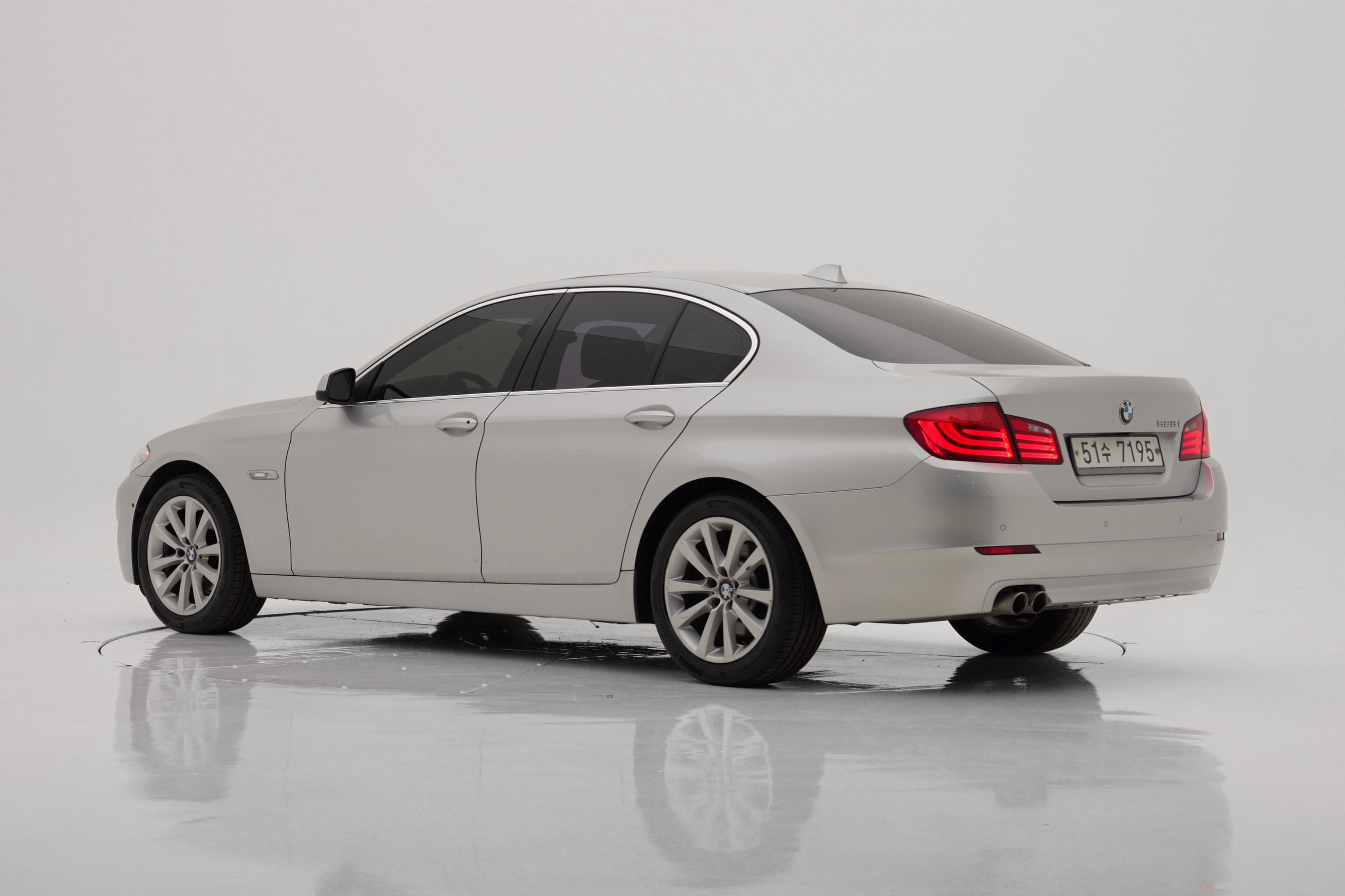 BMW 5 Series 528i