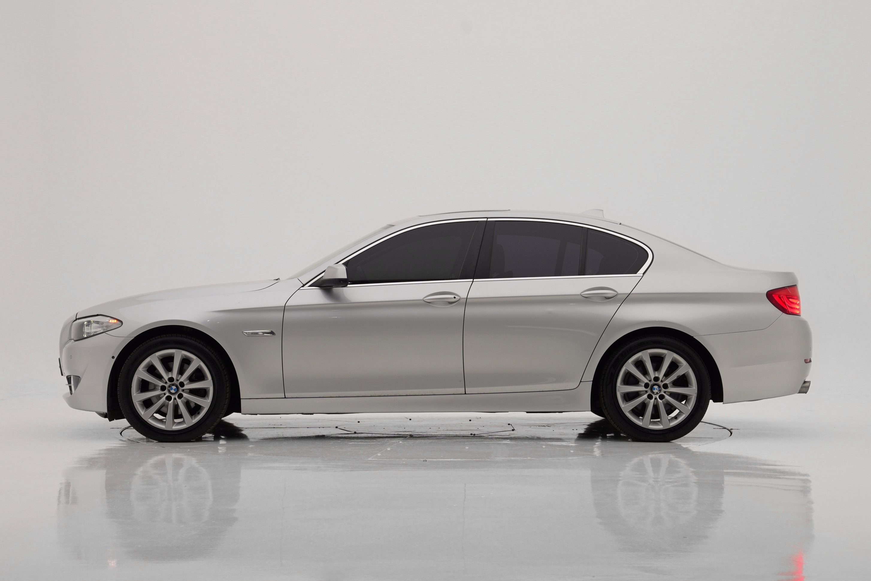 BMW 5 Series 528i
