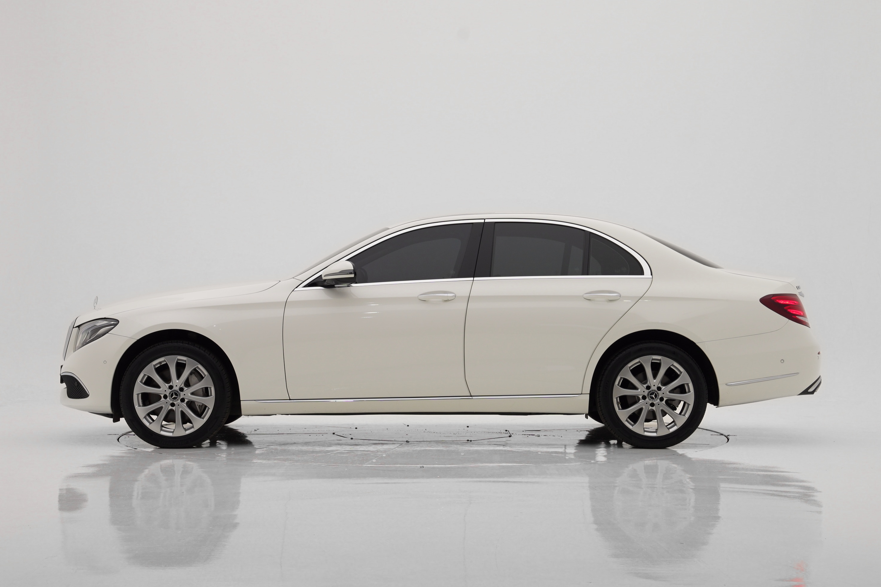 Mercedes-Benz E-Class E300 4MATIC Exclusive