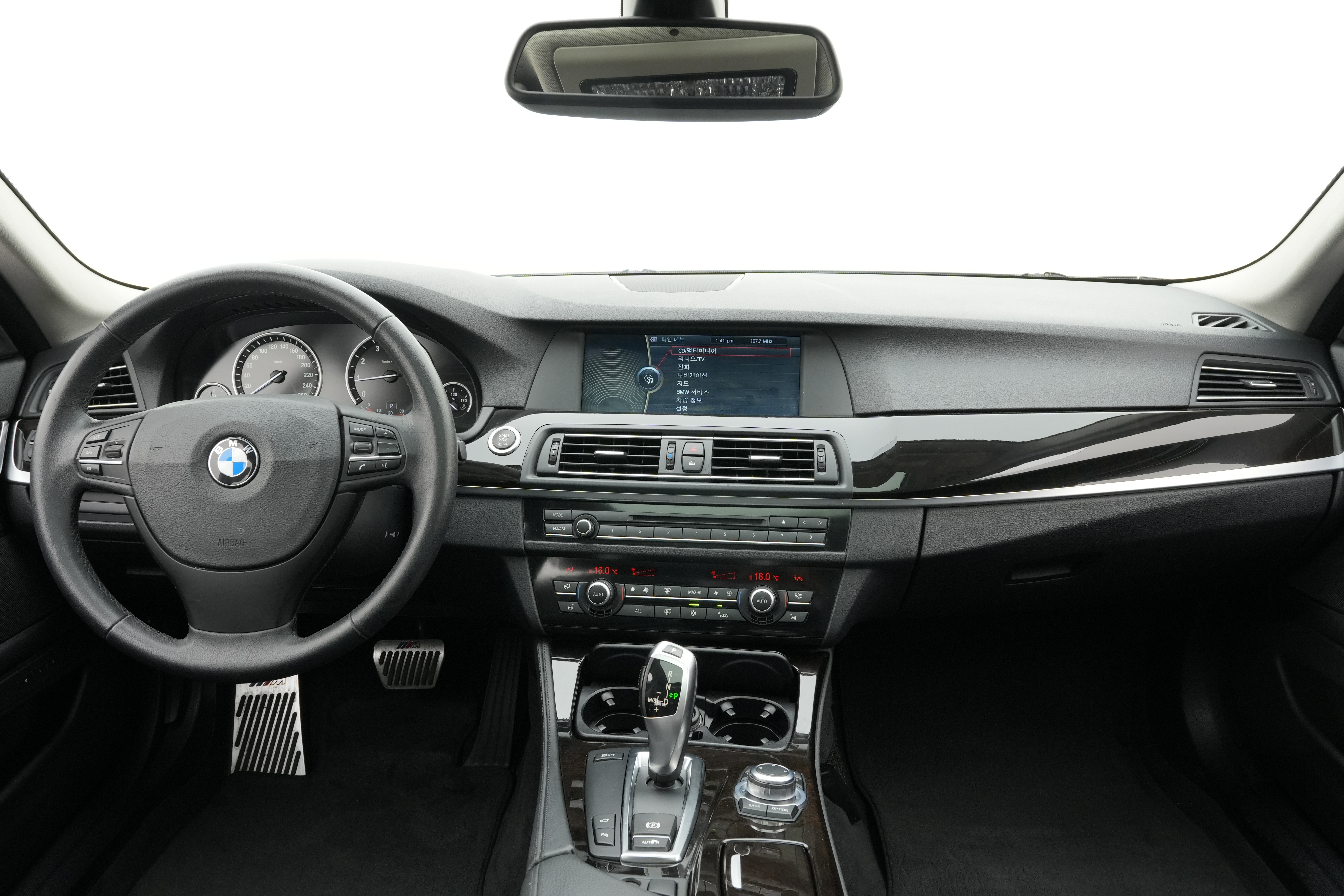Interior 2