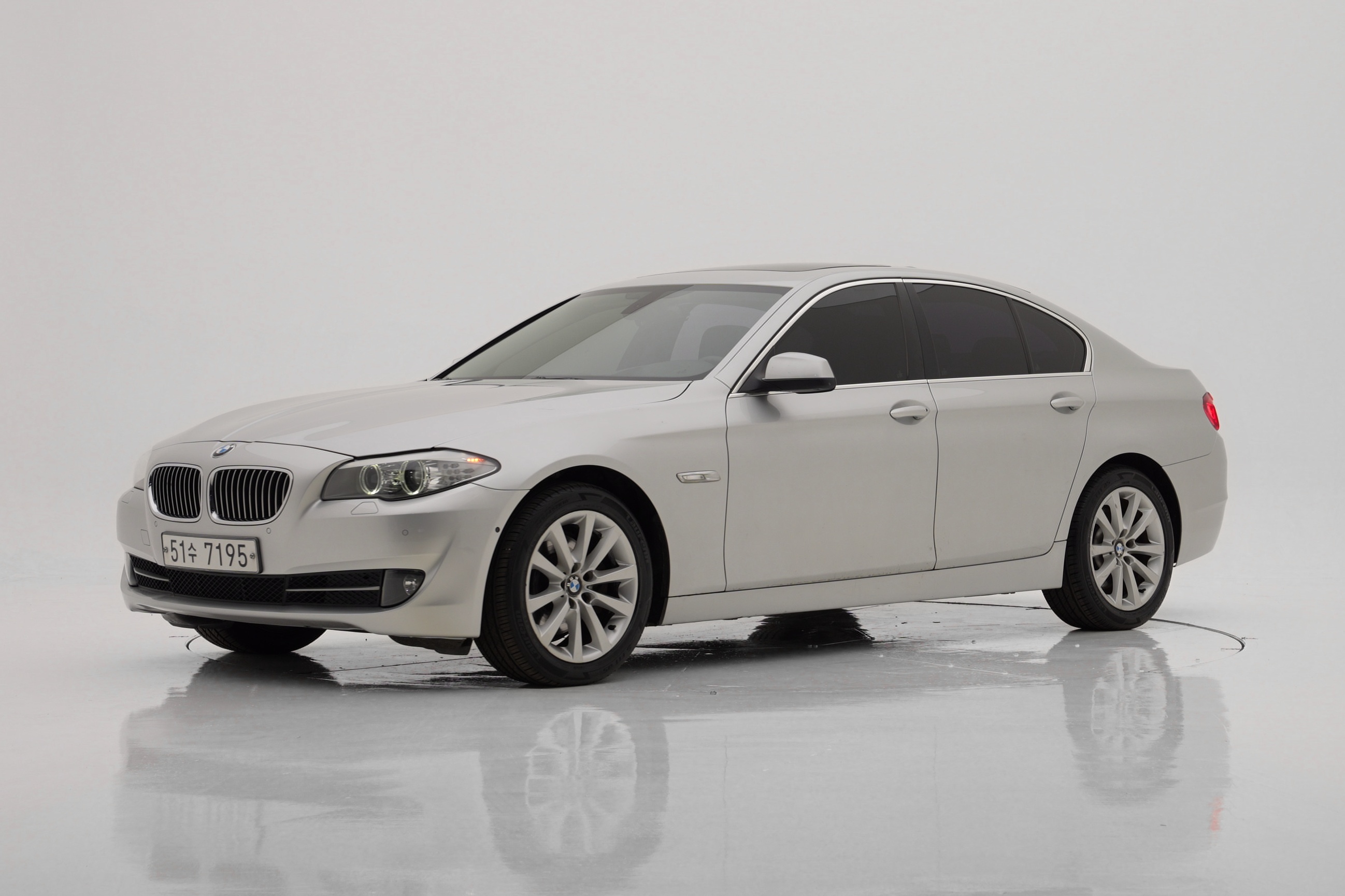 BMW 5 Series 528i