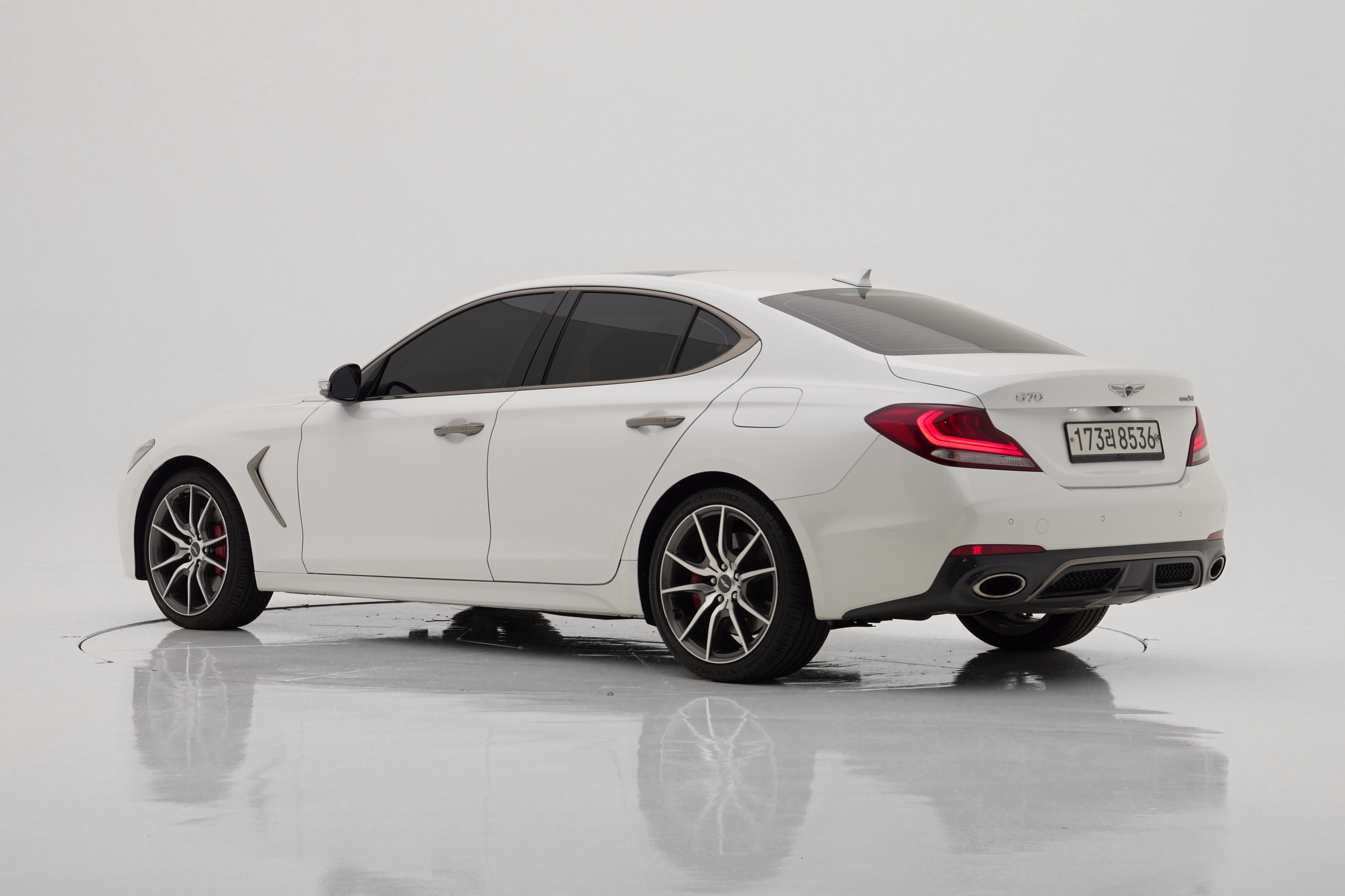 Genesis G70