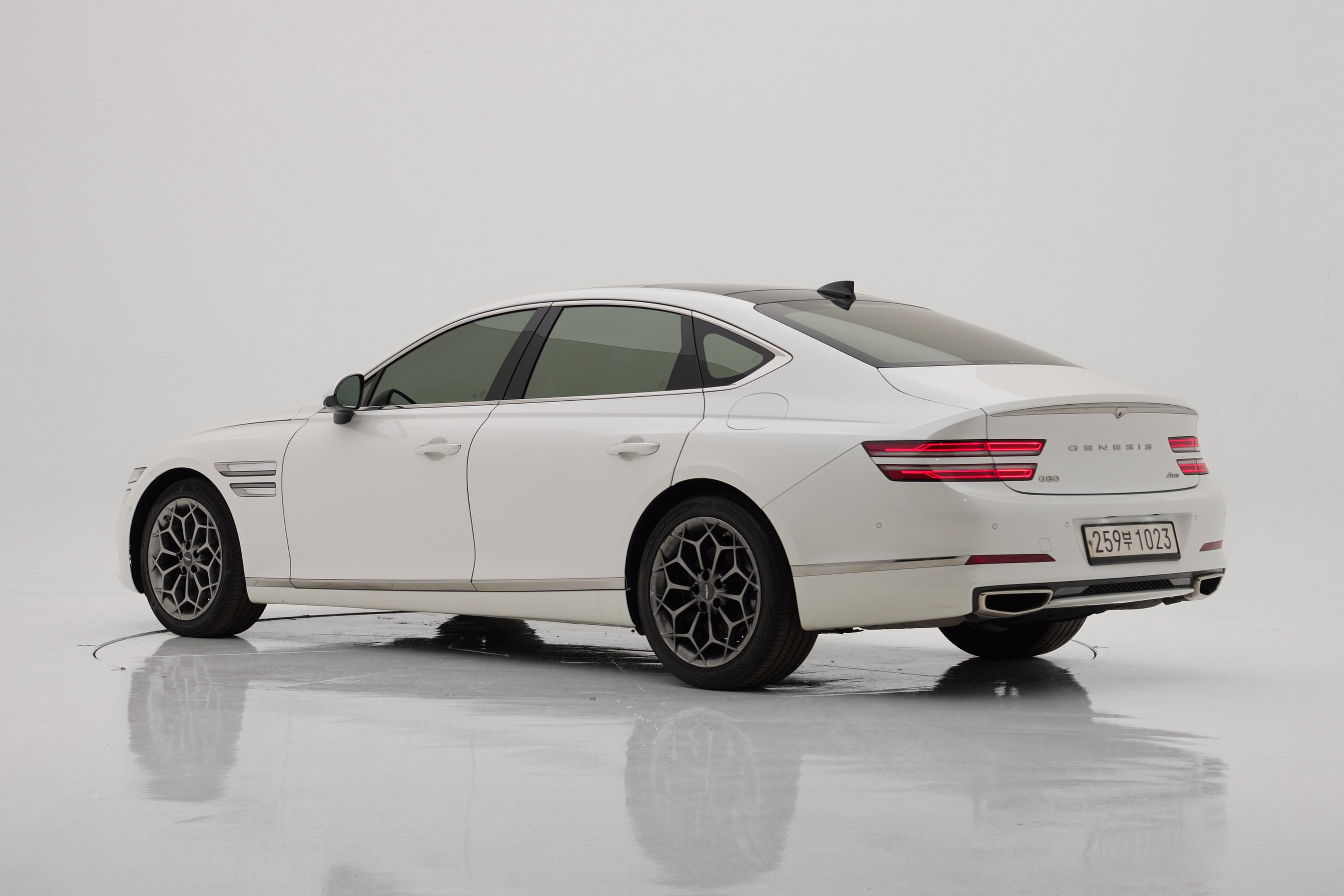 Genesis G80 2.5T Бензин AWD
