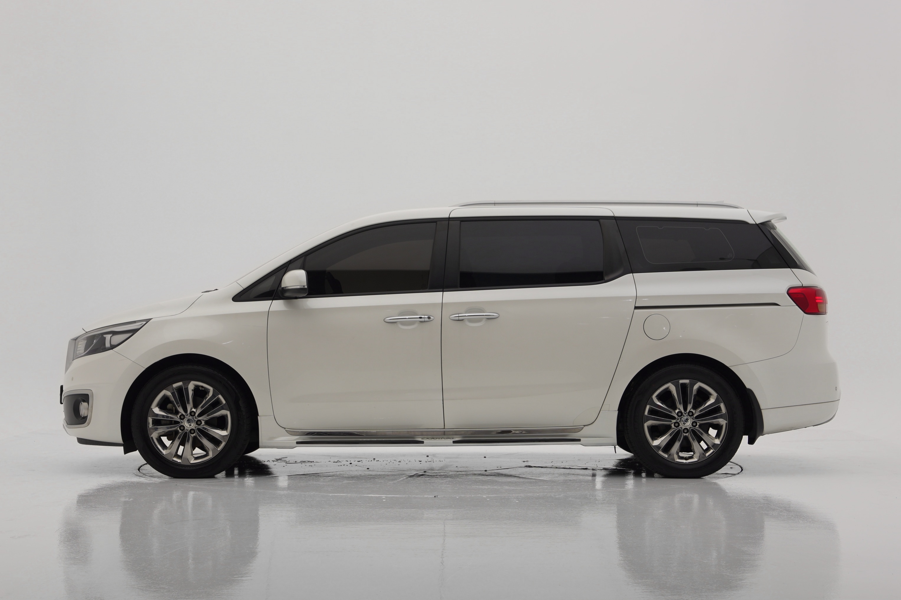 Kia Carnival Дизель 9 мест Prestige