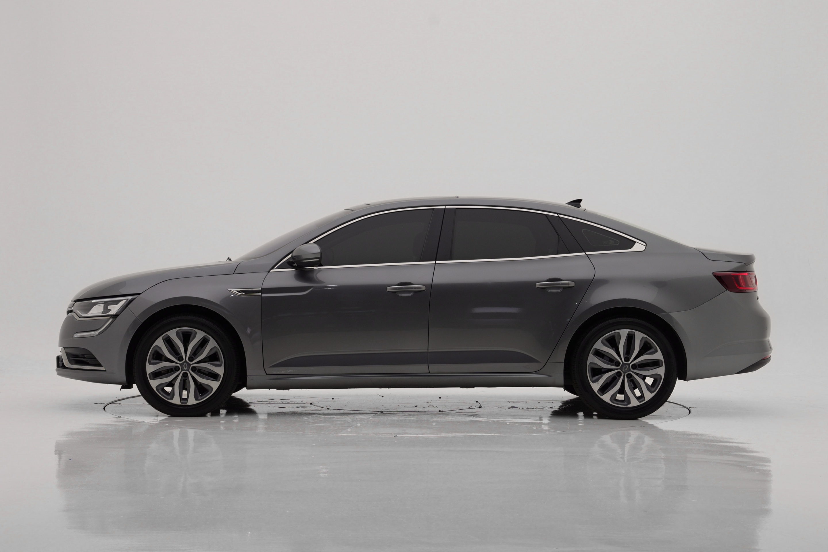 Renault Korea SM6 2.0 GDe LE