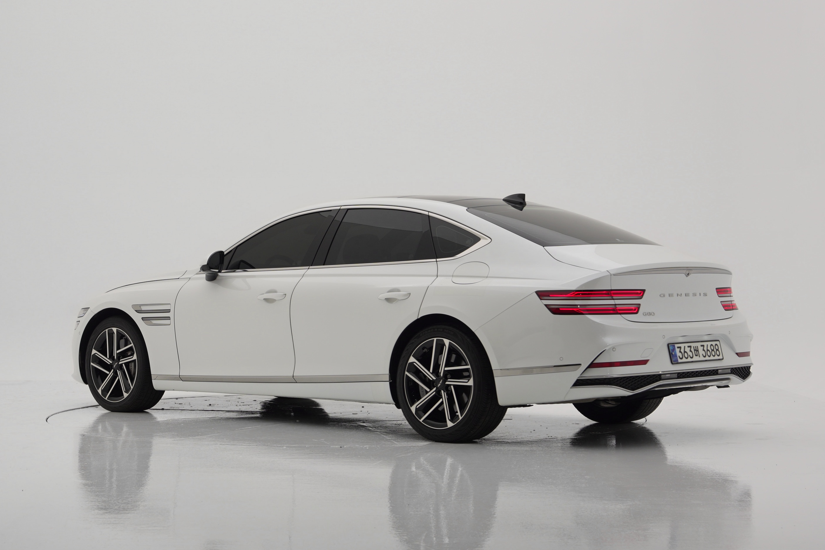 Genesis G80 2.5T Бензин 2WD