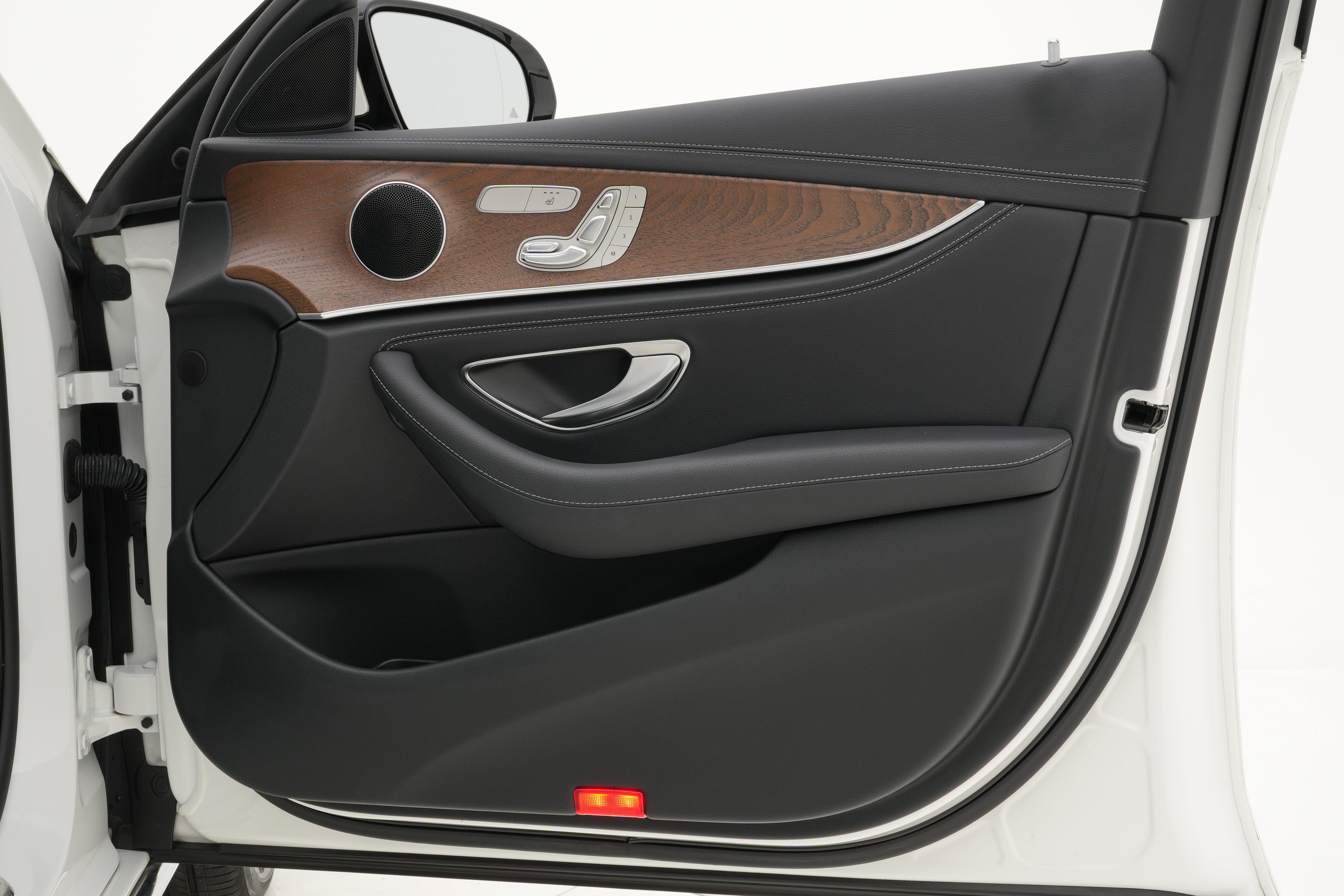 Interior 6