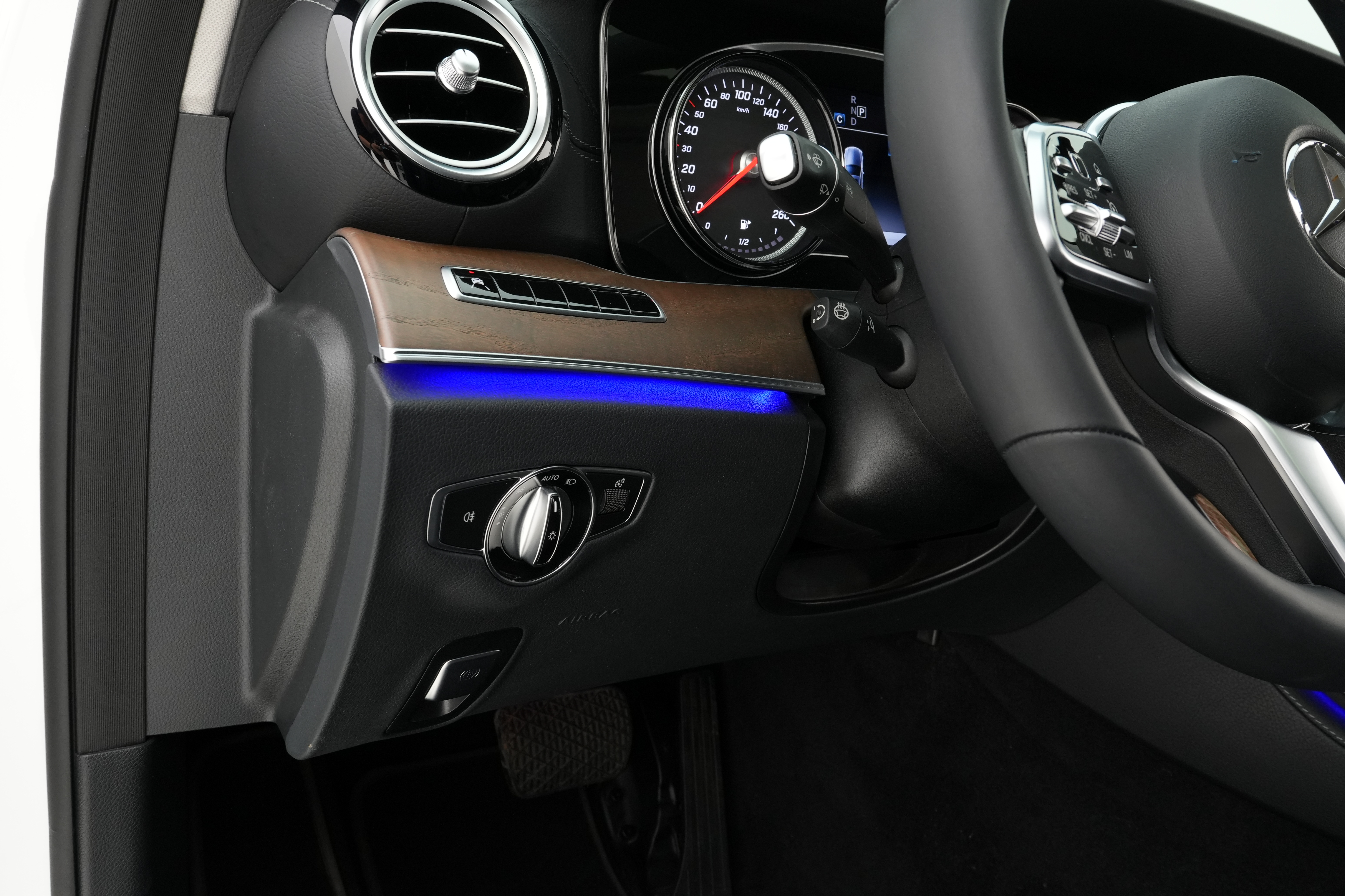 Interior 8