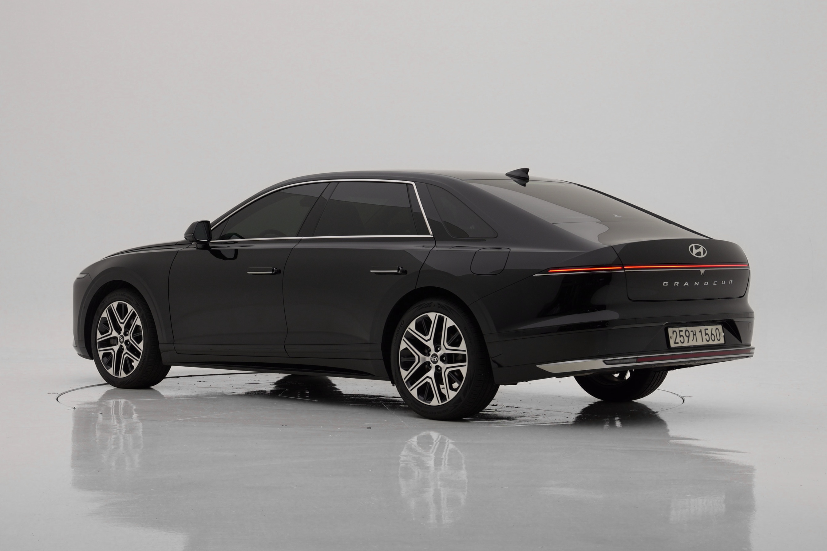 Hyundai Grandeur Exclusive