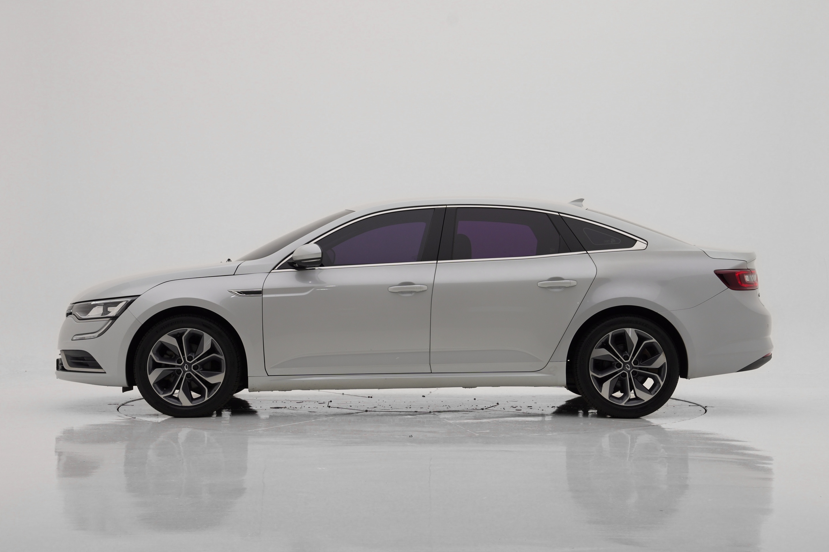 Renault Korea SM6 2.0 GDe LE