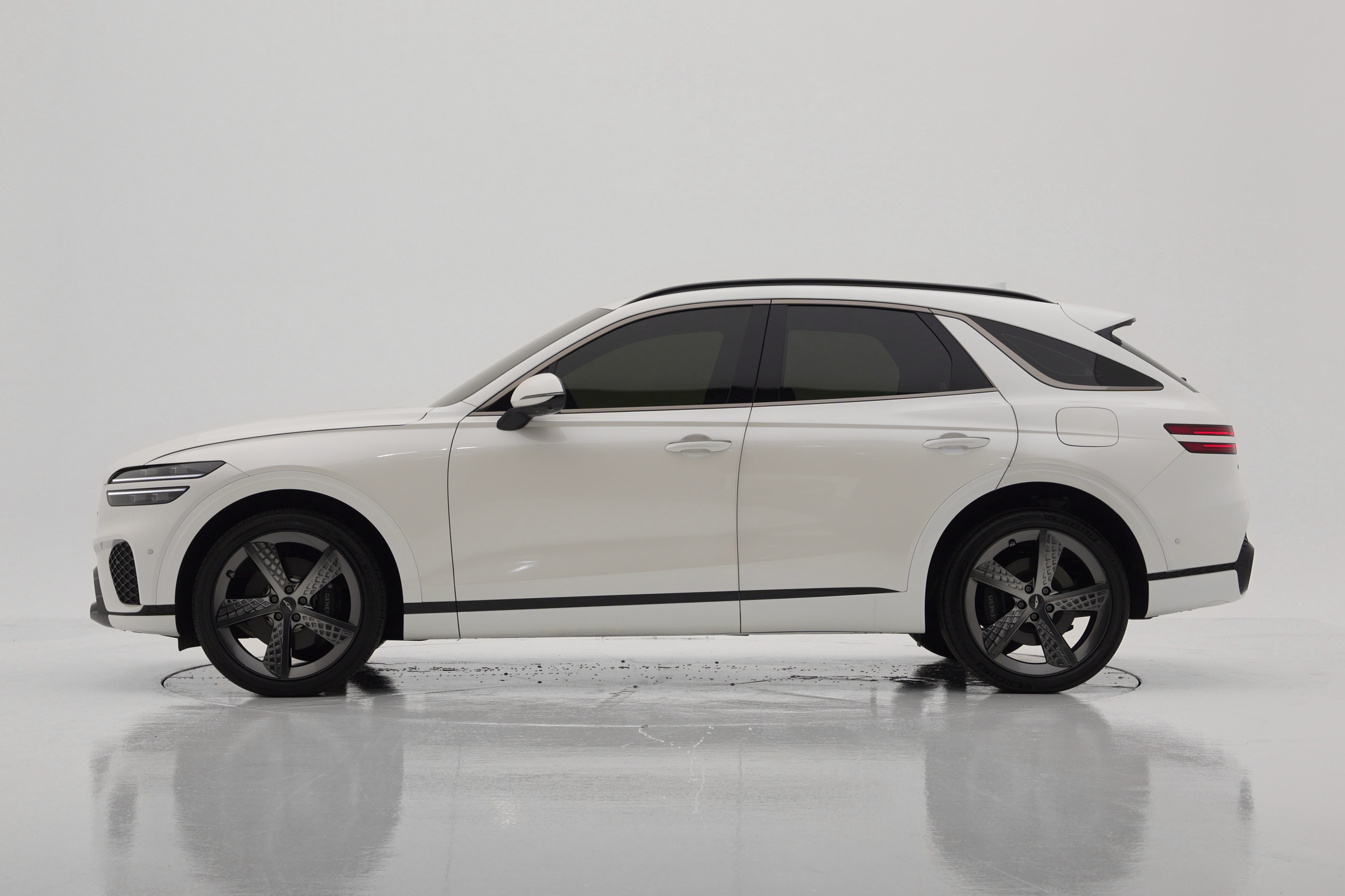 Genesis GV70 2.5T Бензин 2WD