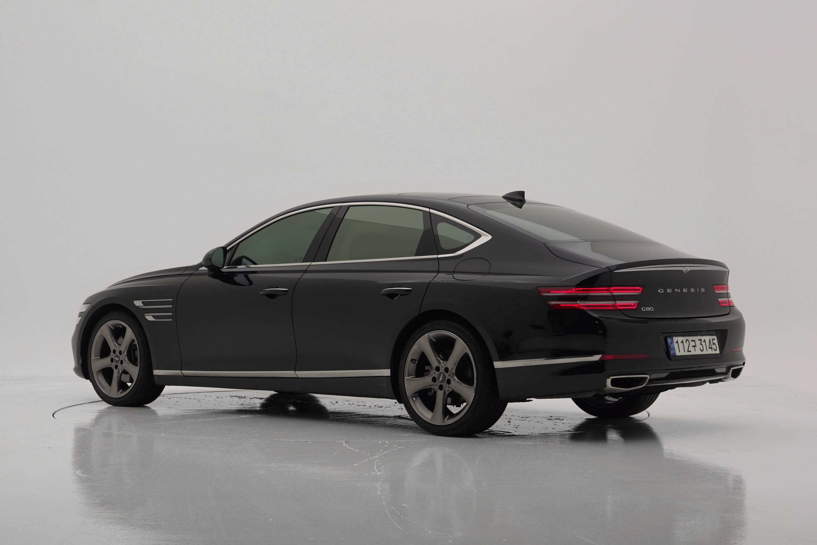 Genesis G80 2.5T Бензин 2WD