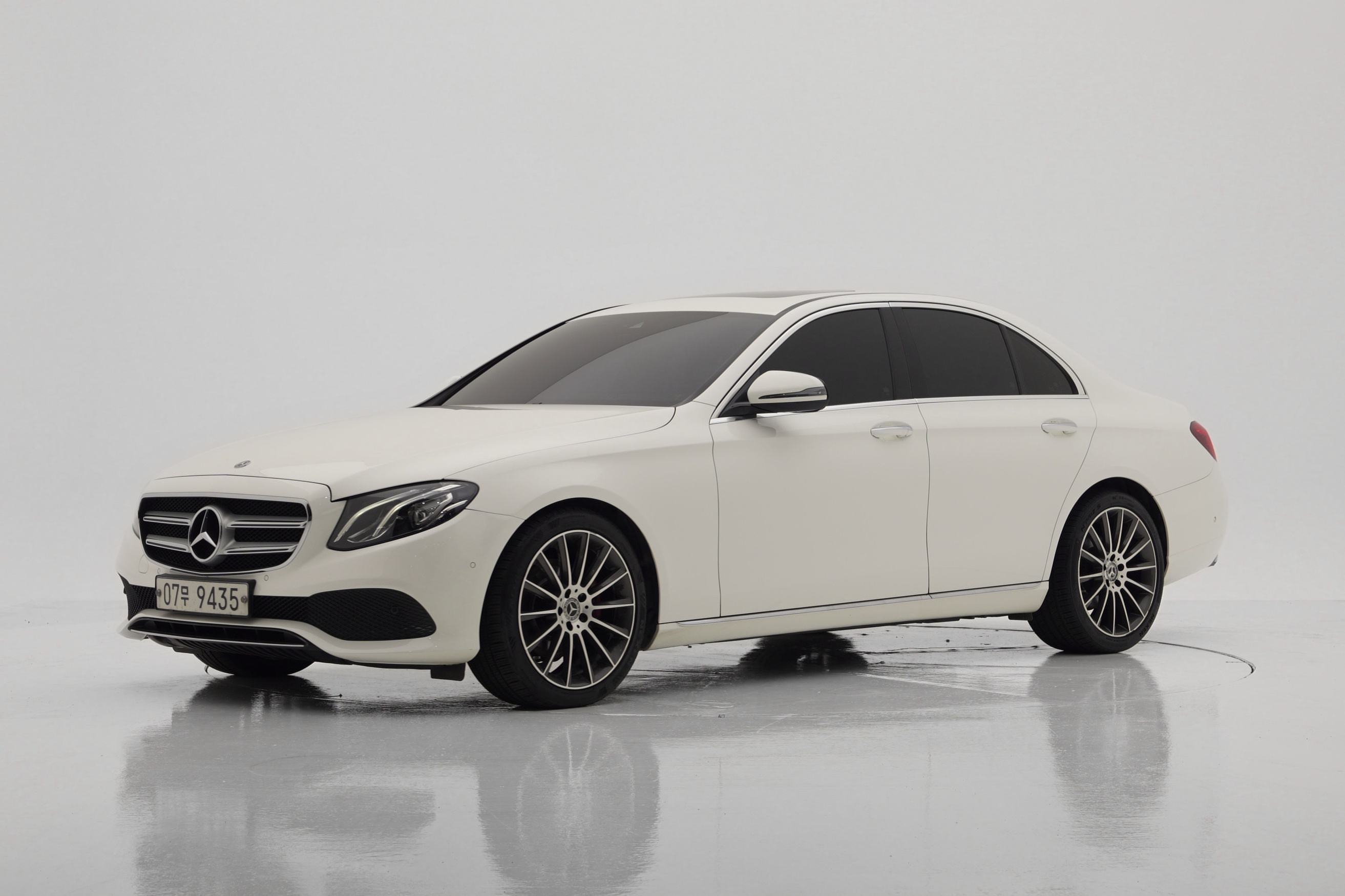 Mercedes-Benz E-Class E200 Avantgarde