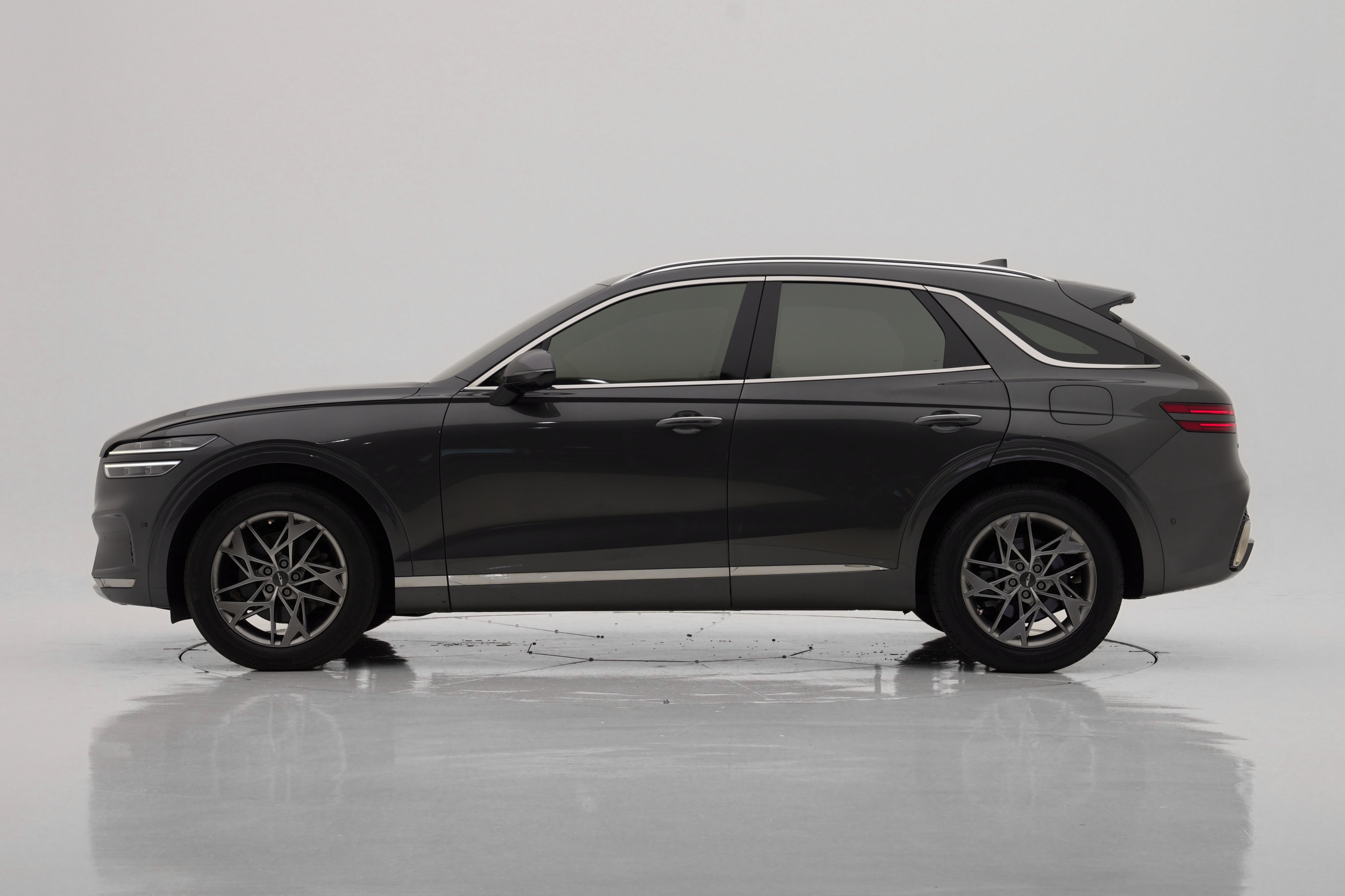 Genesis GV70 2.5T Бензин 2WD